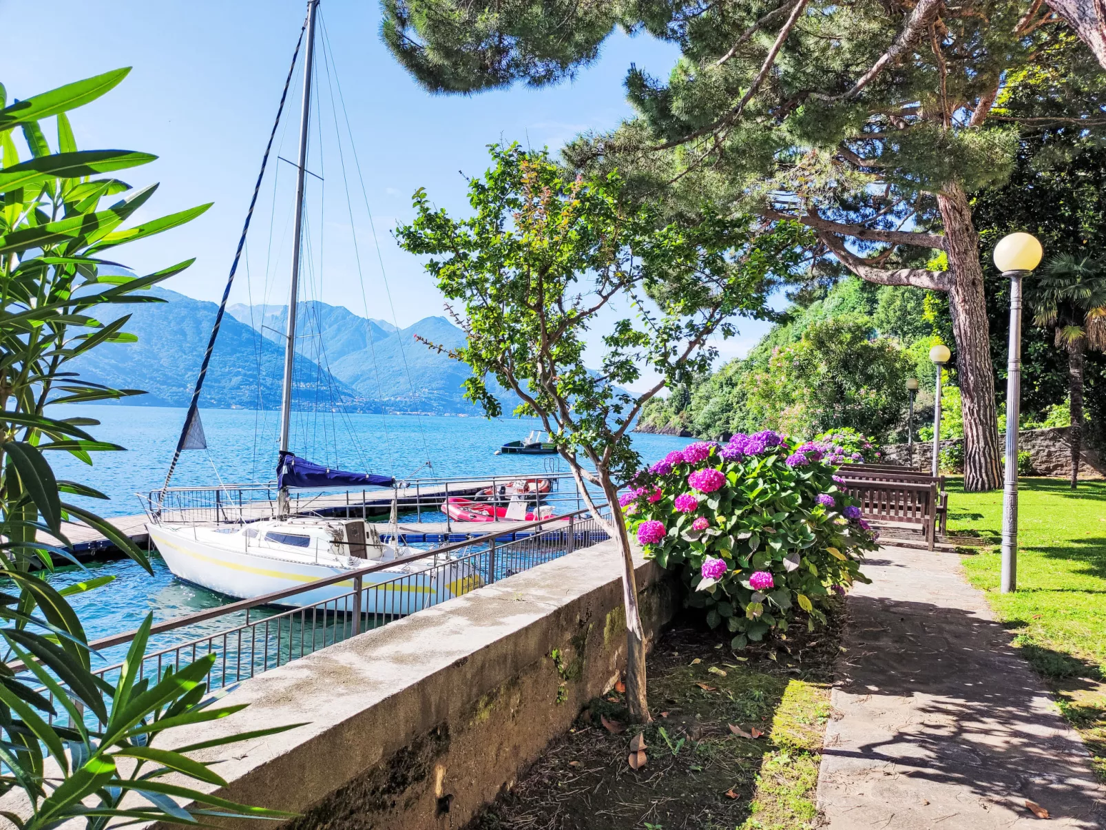 Lago e Sole-Outside