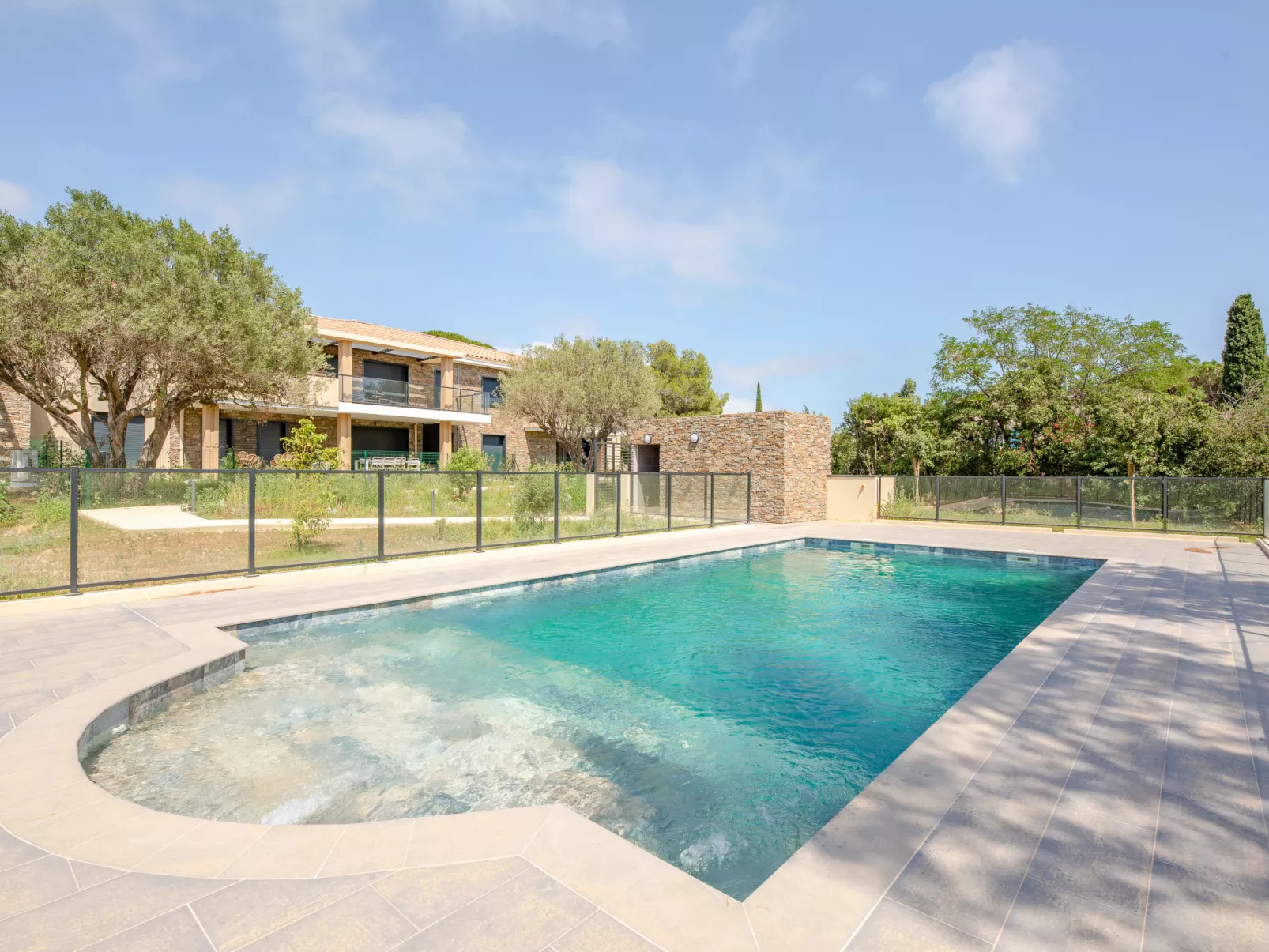 Le Clos d'Alice-Outside