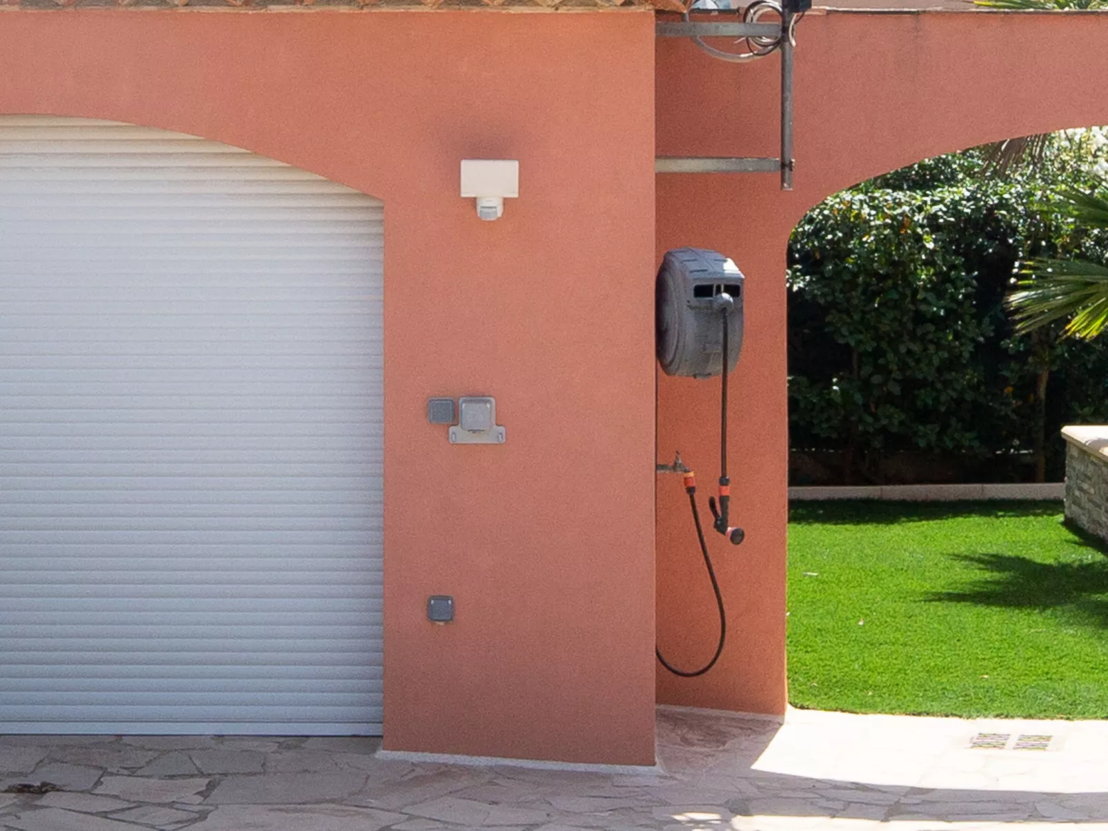 Villa Adie-Outside