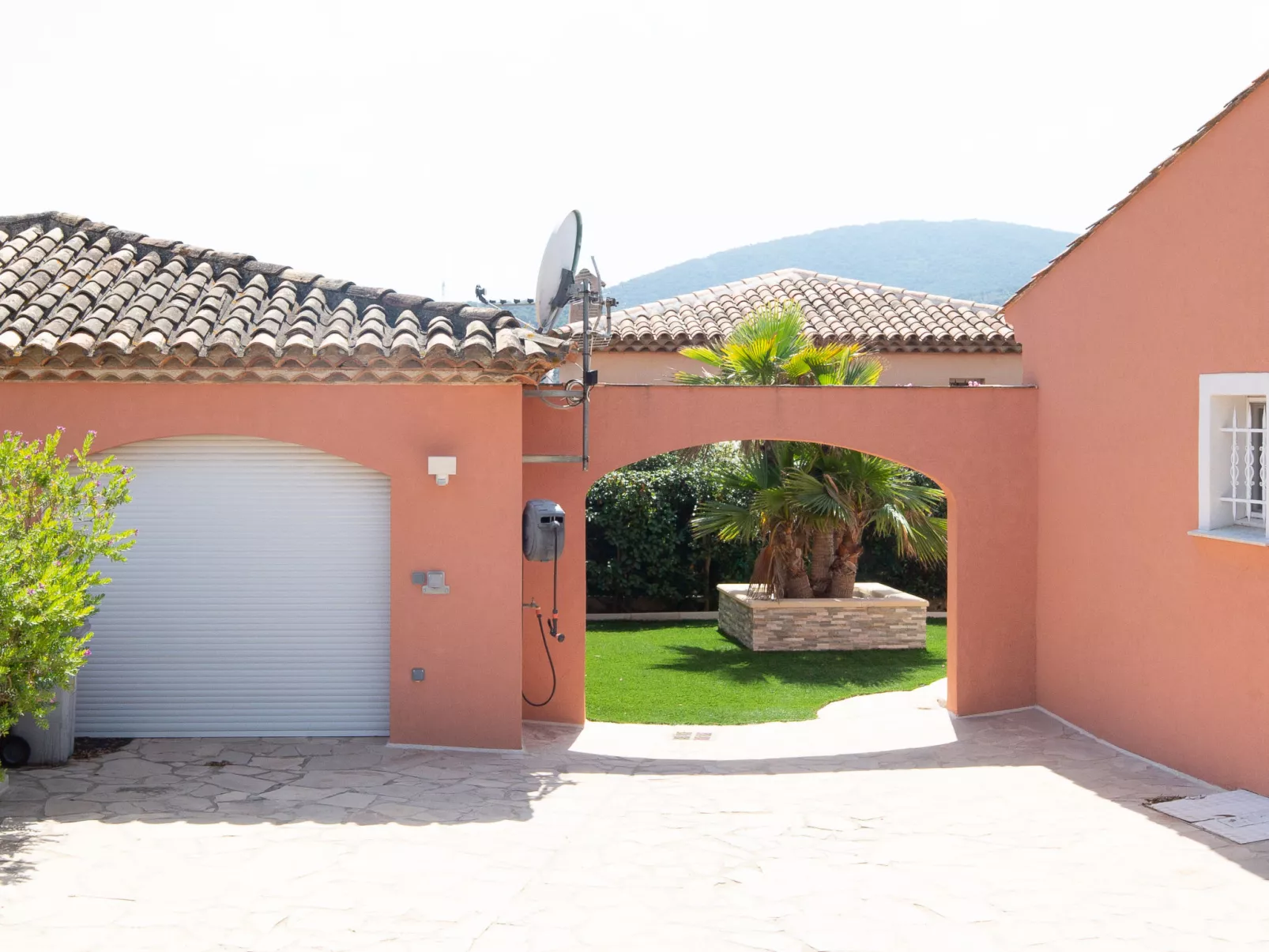 Villa Adie-Outside