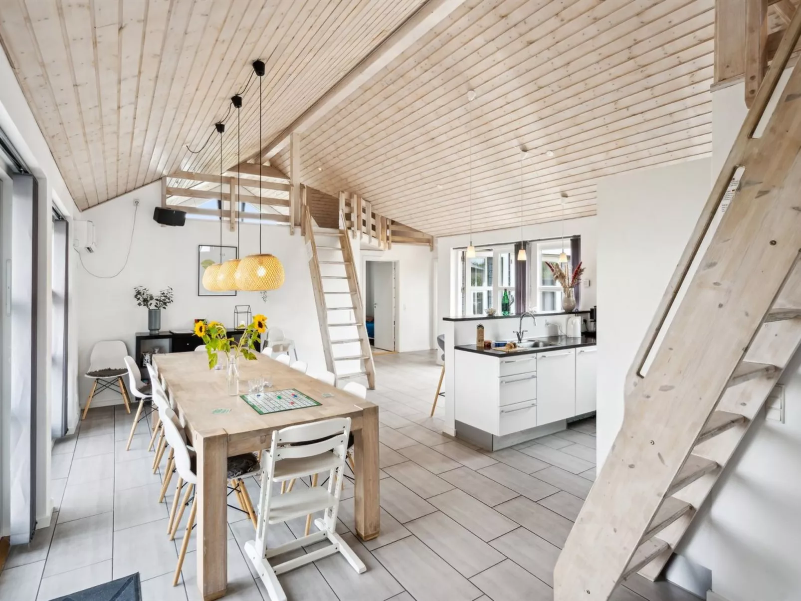 "Hakan" - 900m from the sea-Drinnen