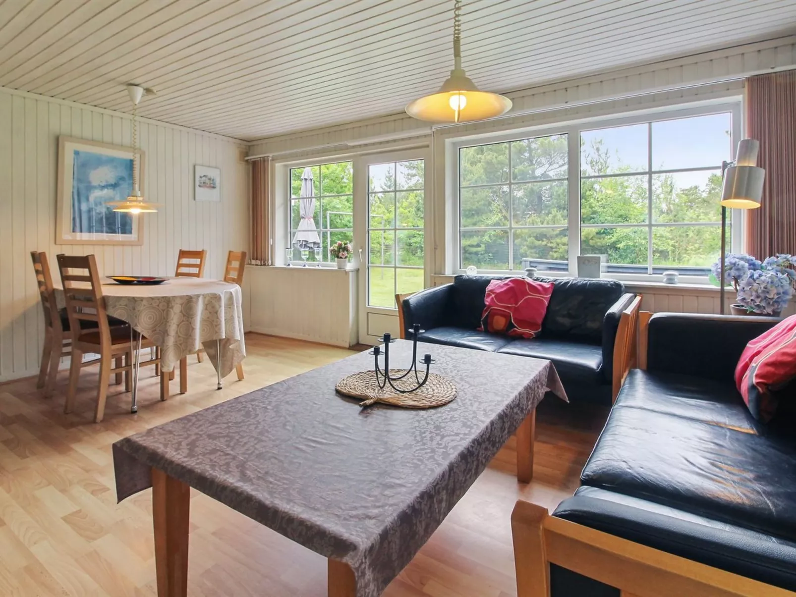 "Ylvi" - 2.8km from the sea-Inside