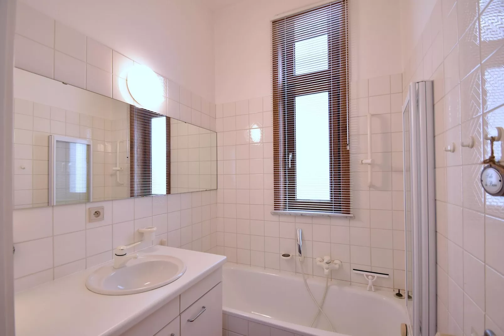 Rosalie 0202-Bathroom