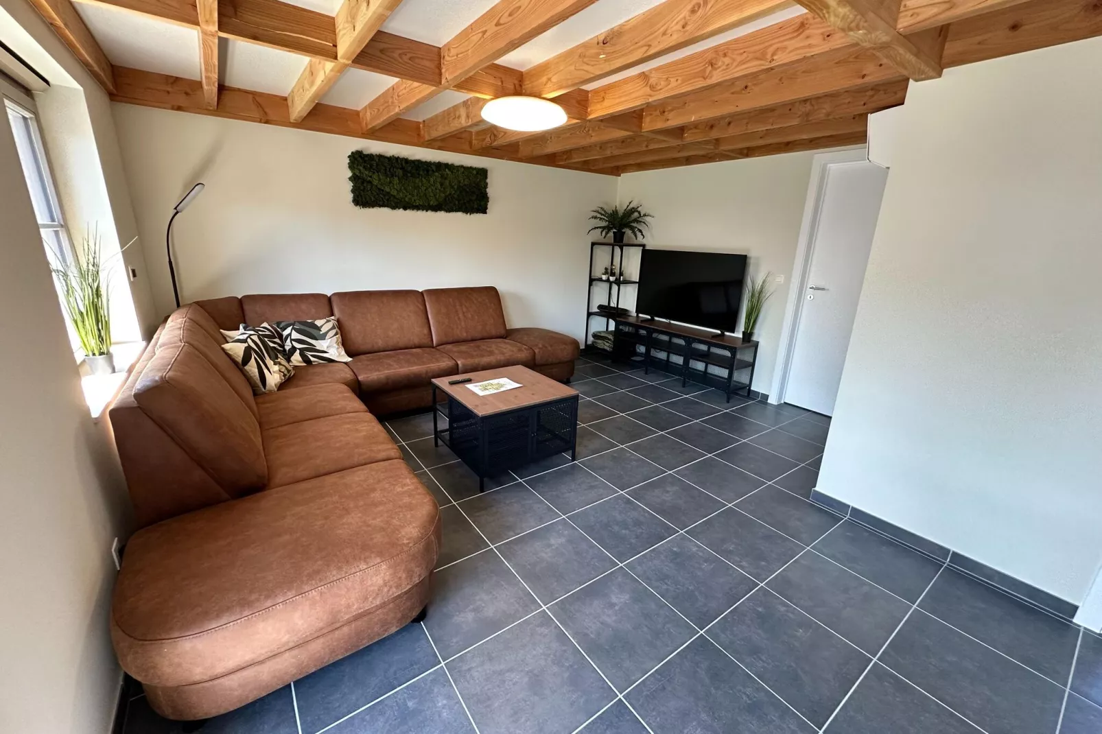 WH2/53-Living room