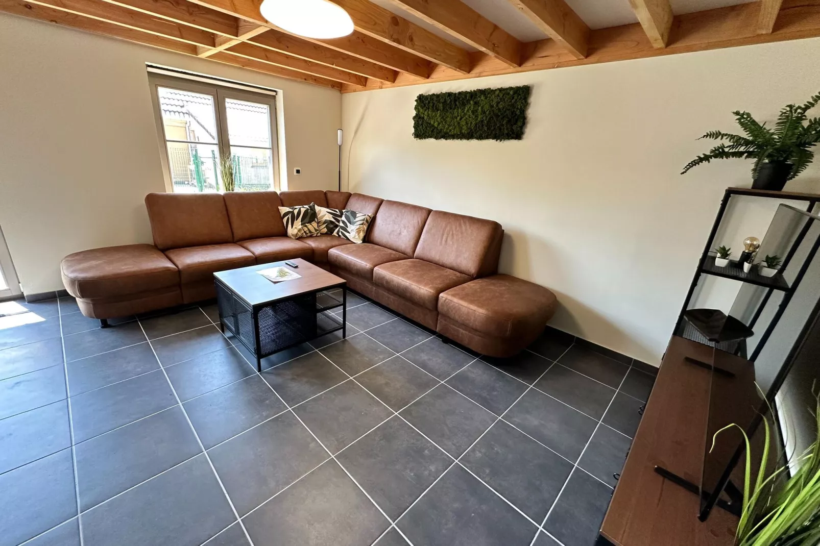 WH2/53-Living room