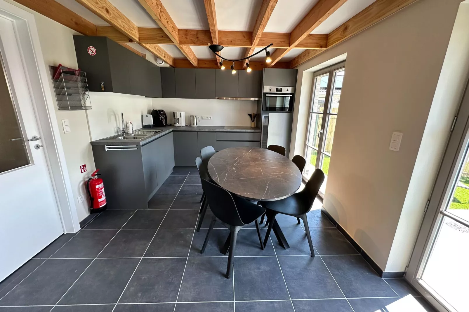 WH2/53-Dining room
