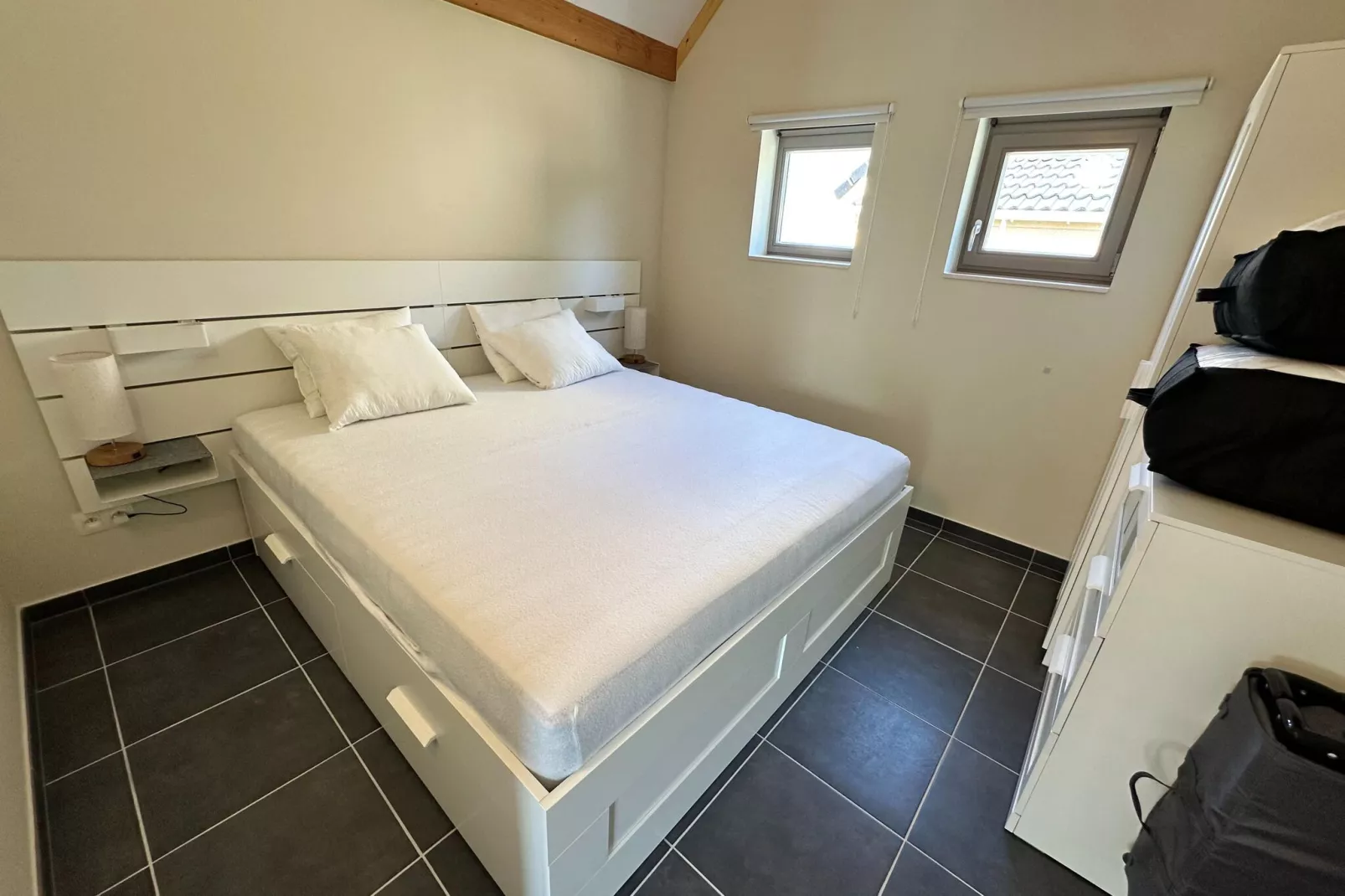 WH2/53-Bedroom