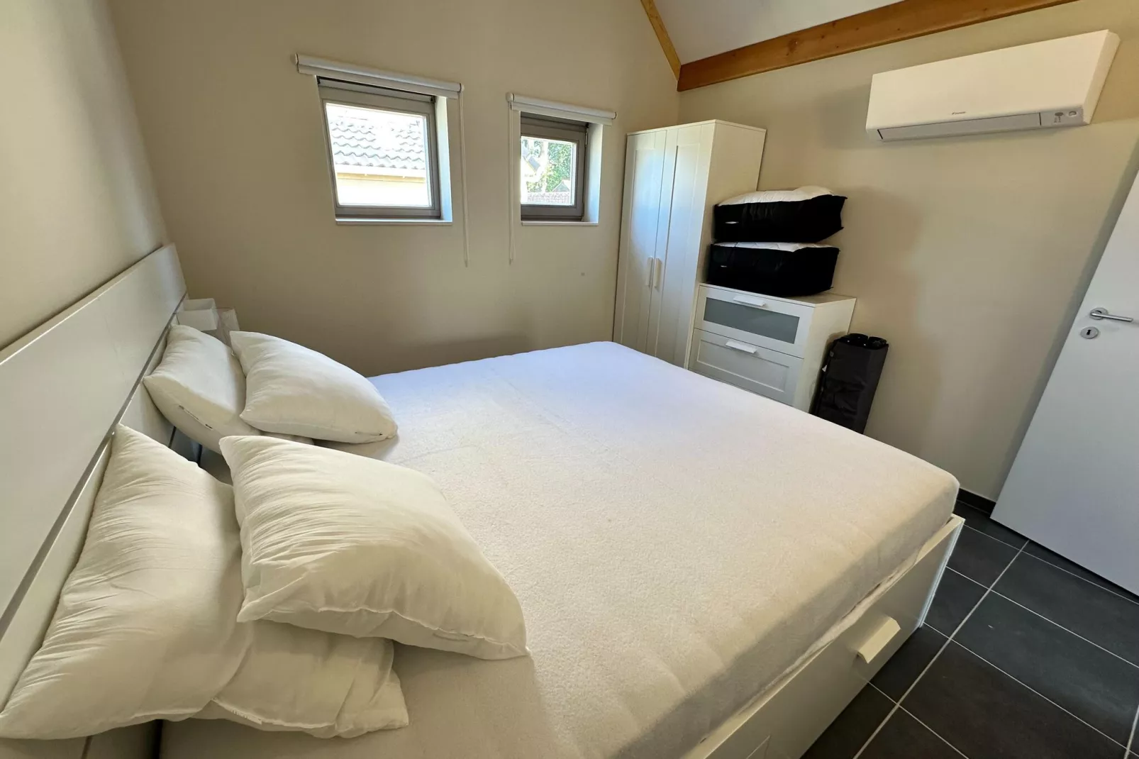 WH2/53-Bedroom