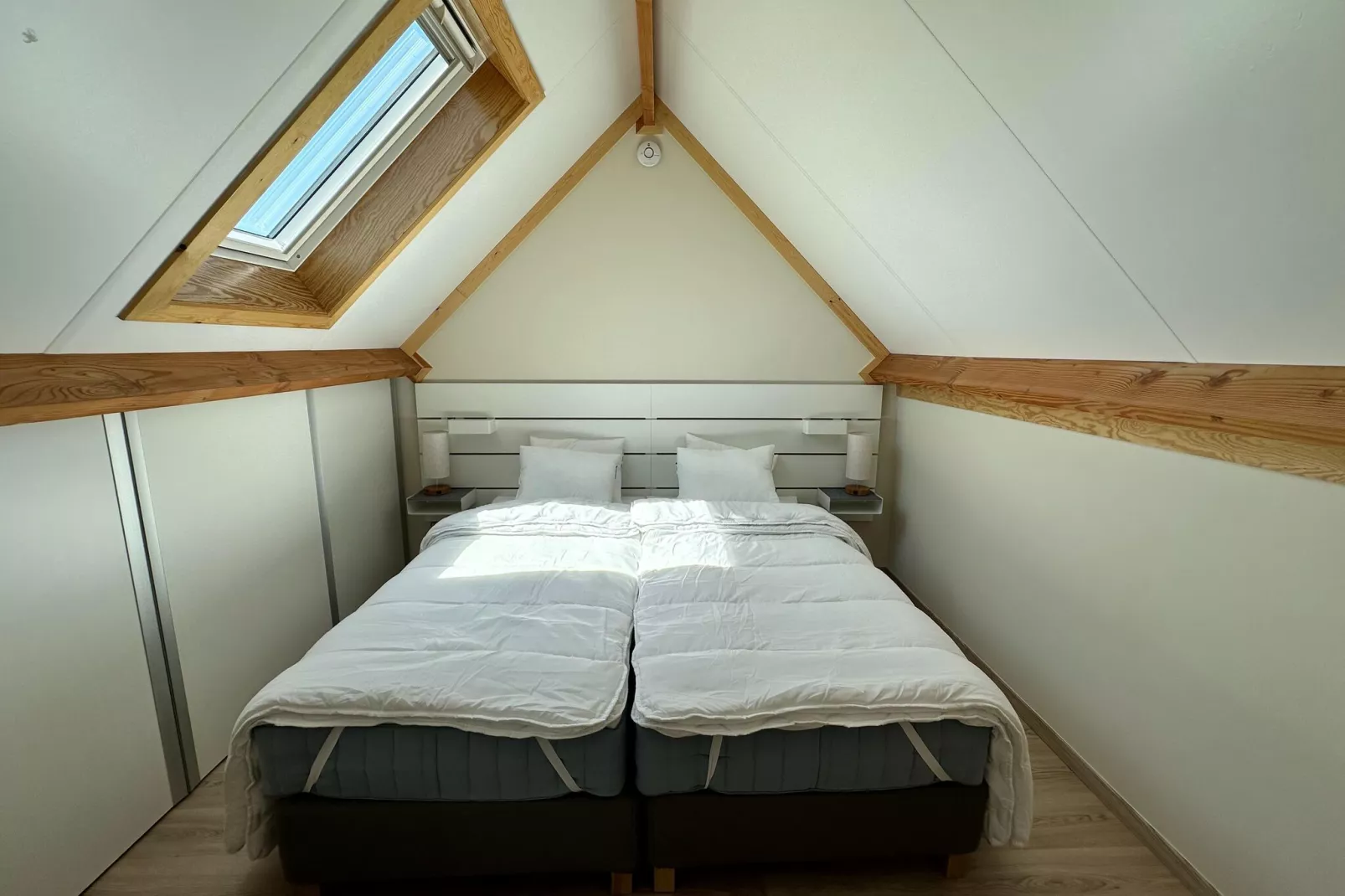 WH2/53-Bedroom