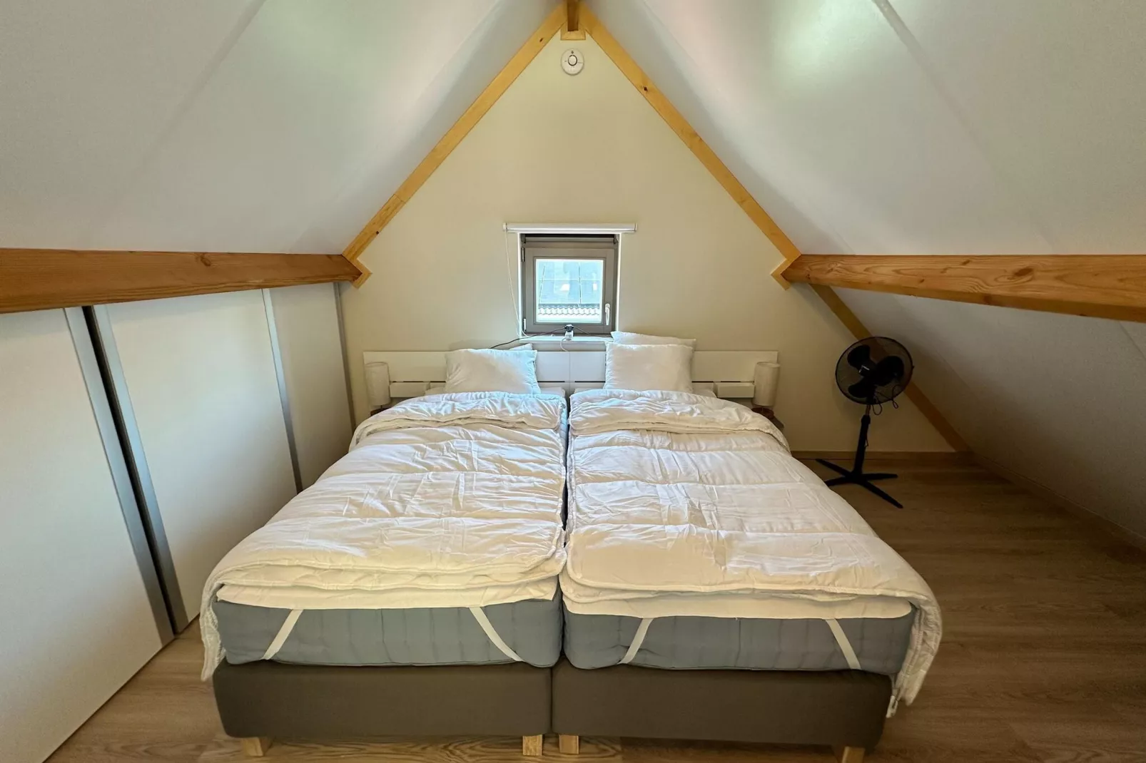 WH2/53-Bedroom