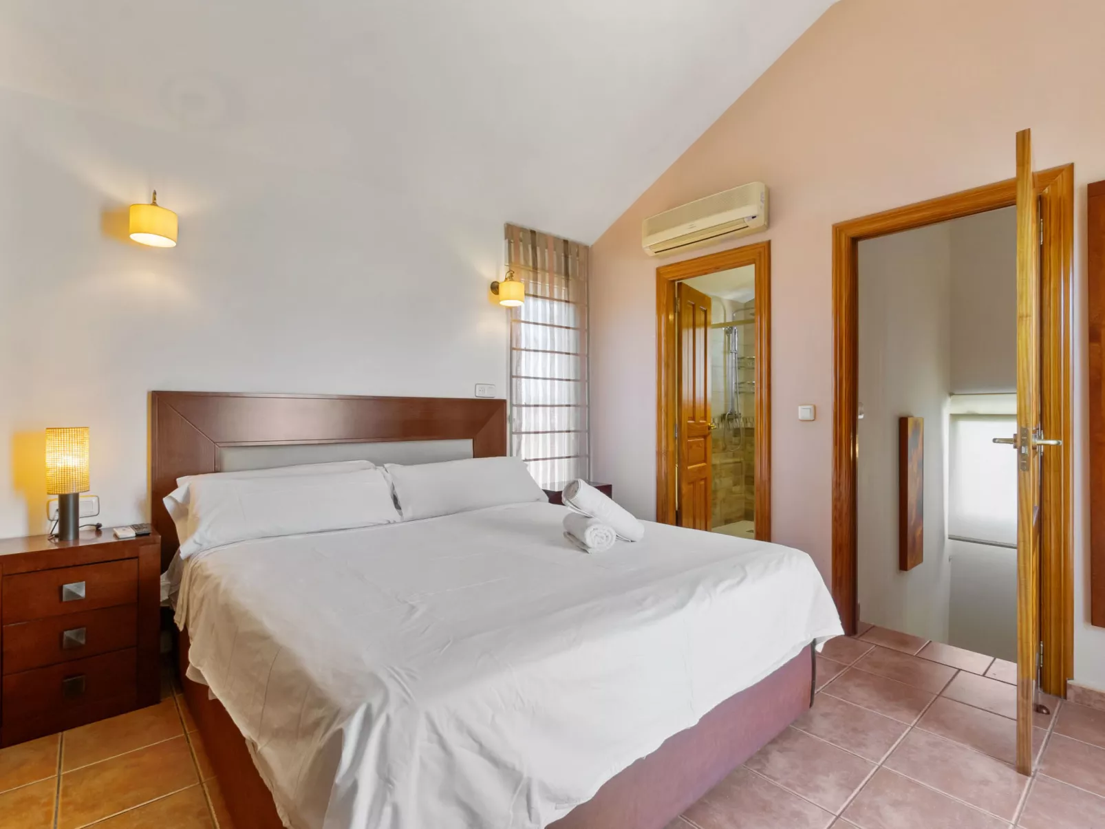 Zenia Golf-Inside