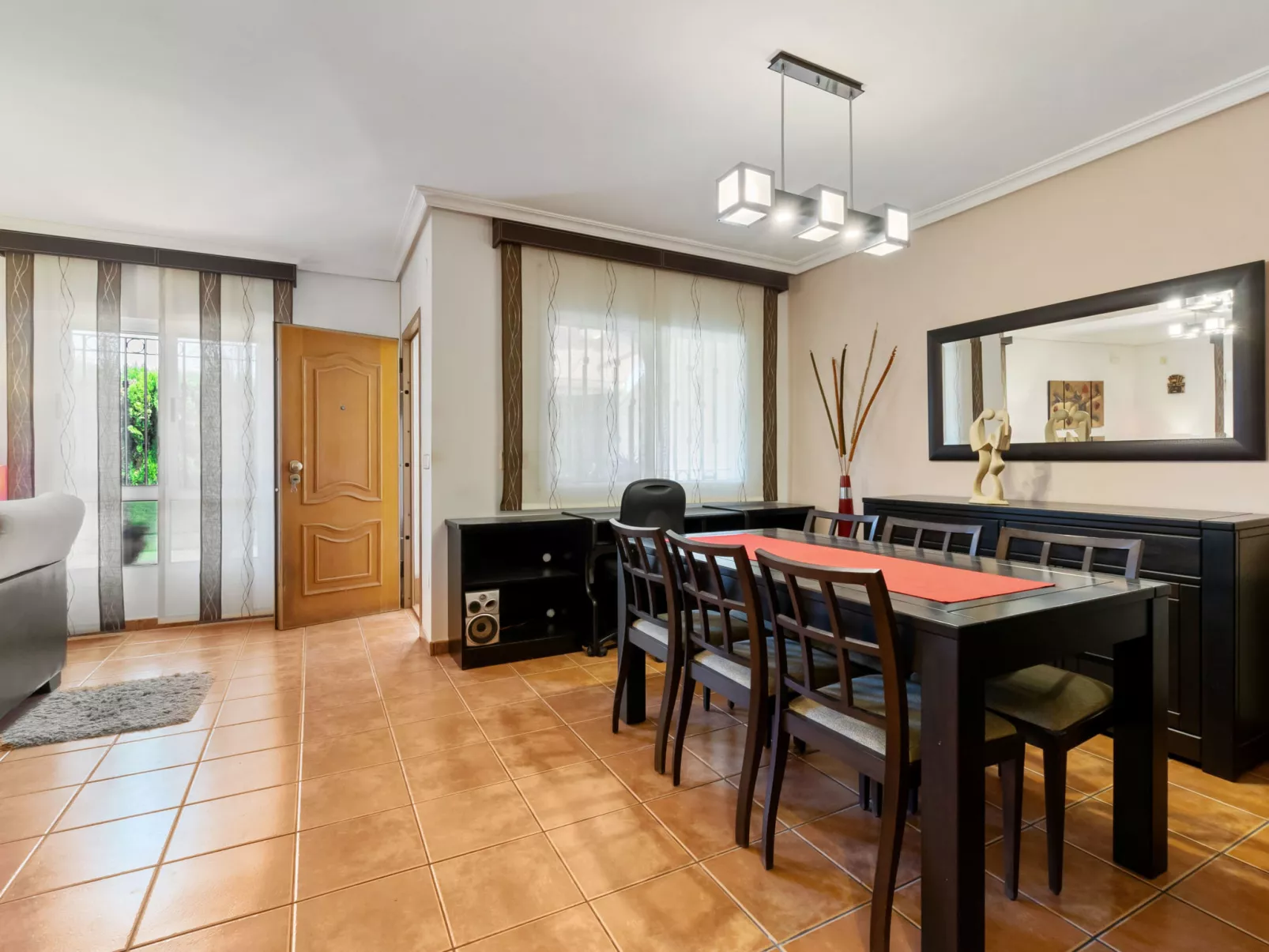Zenia Golf-Inside