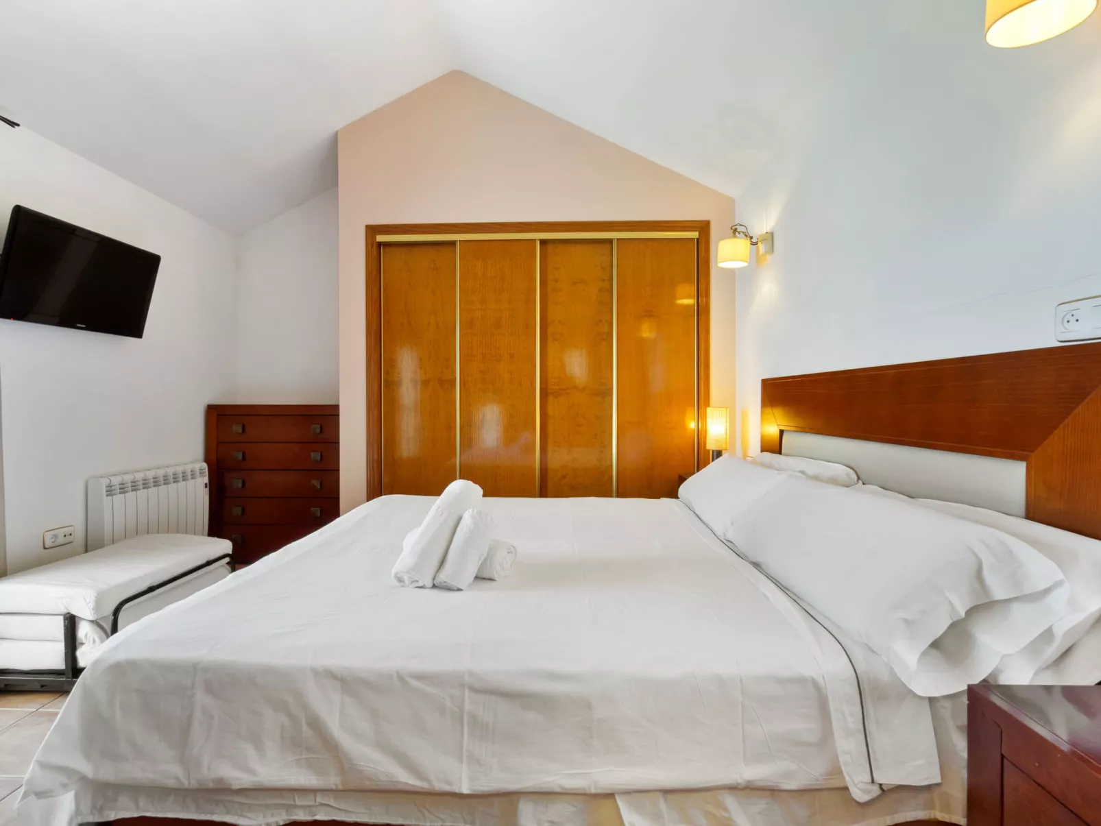 Zenia Golf-Inside