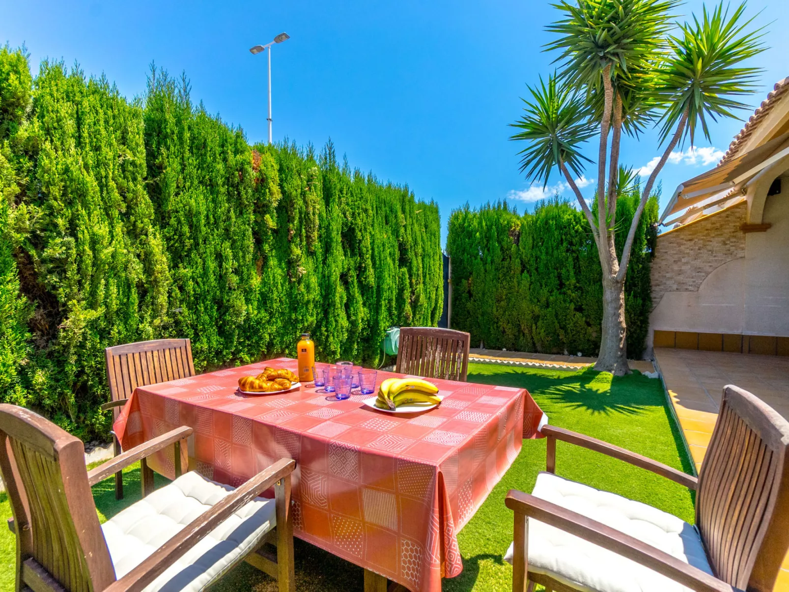 Zenia Golf-Outside