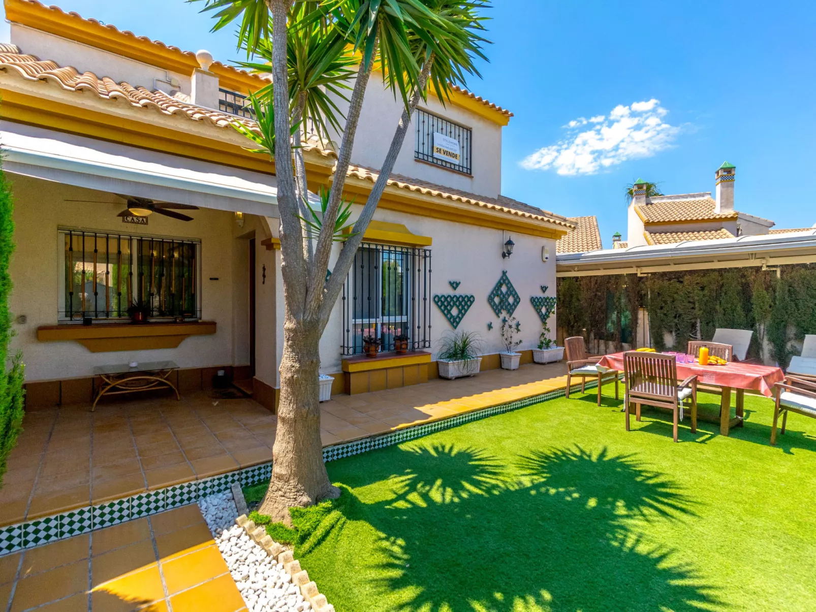 Zenia Golf-Outside