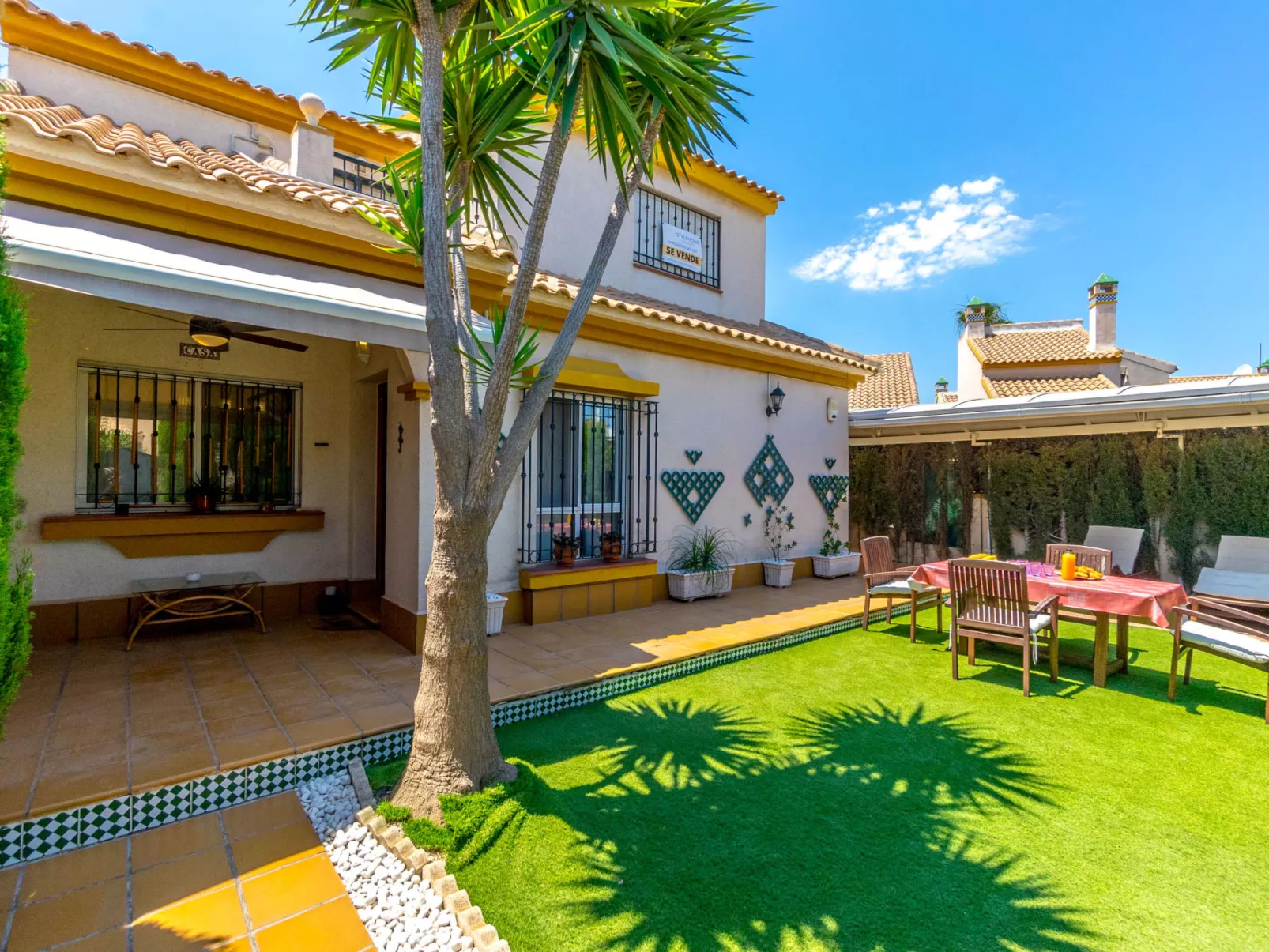 Zenia Golf-Outside
