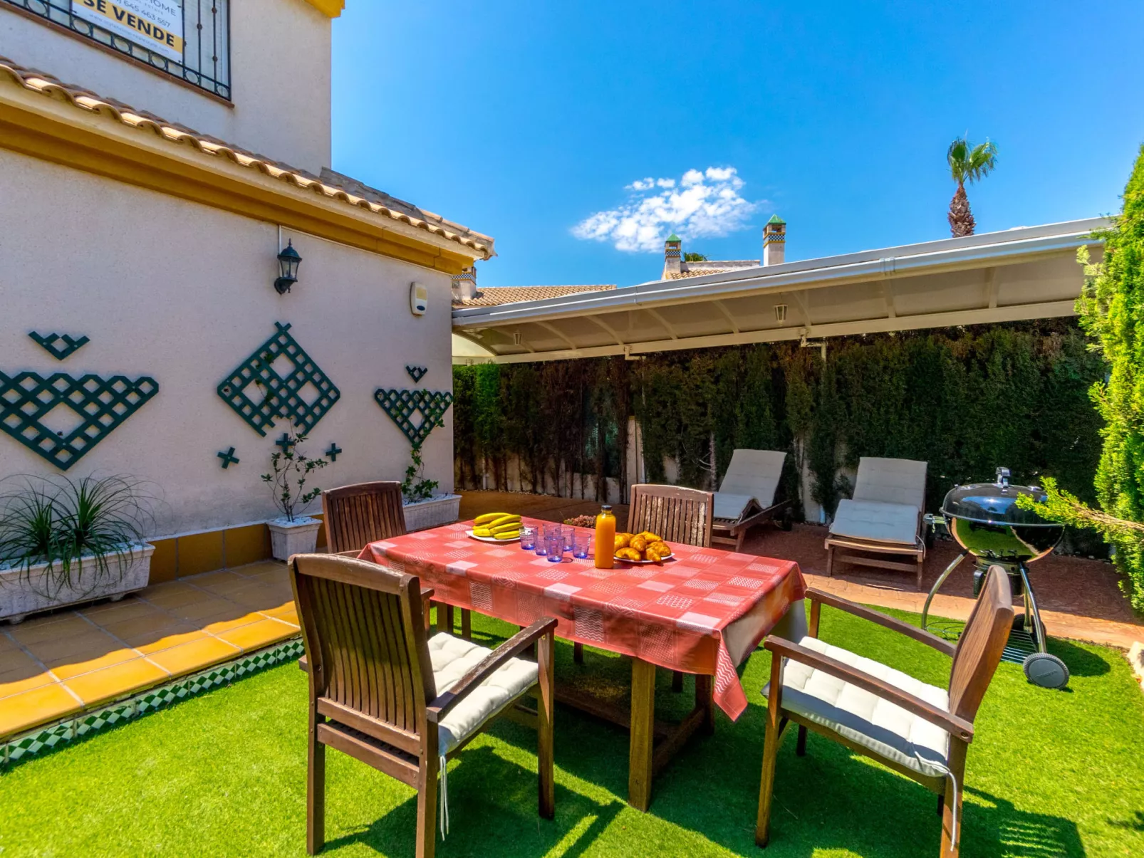 Zenia Golf-Outside