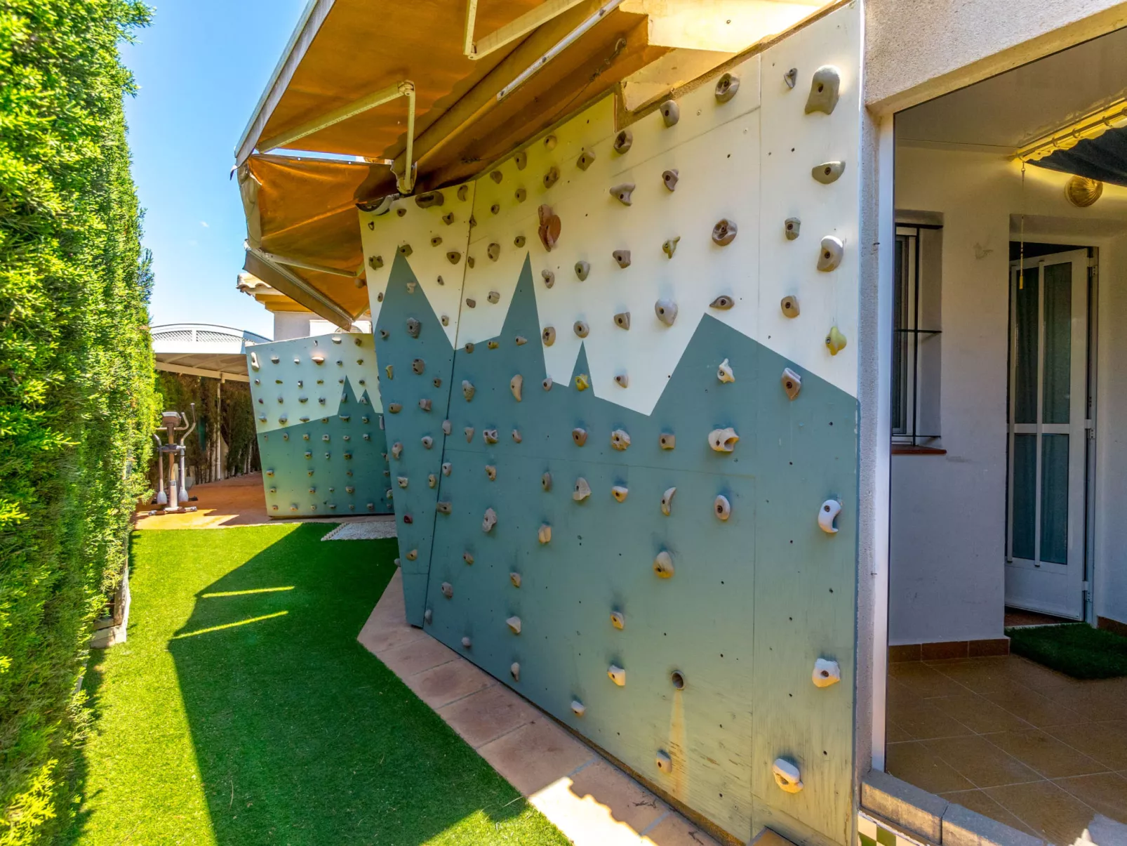 Zenia Golf-Inside