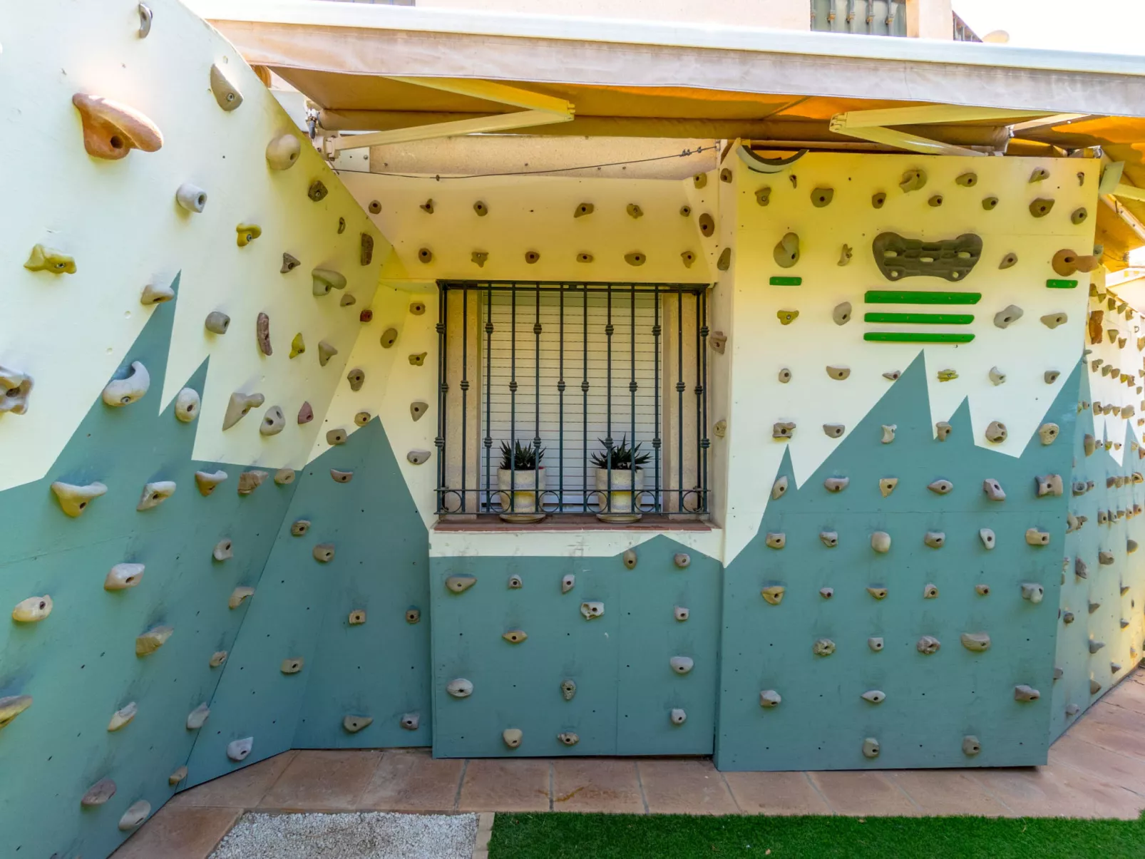Zenia Golf-Inside
