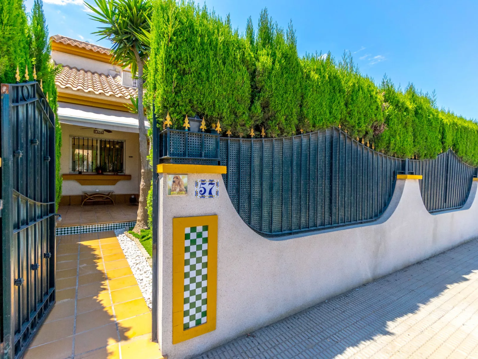 Zenia Golf-Outside