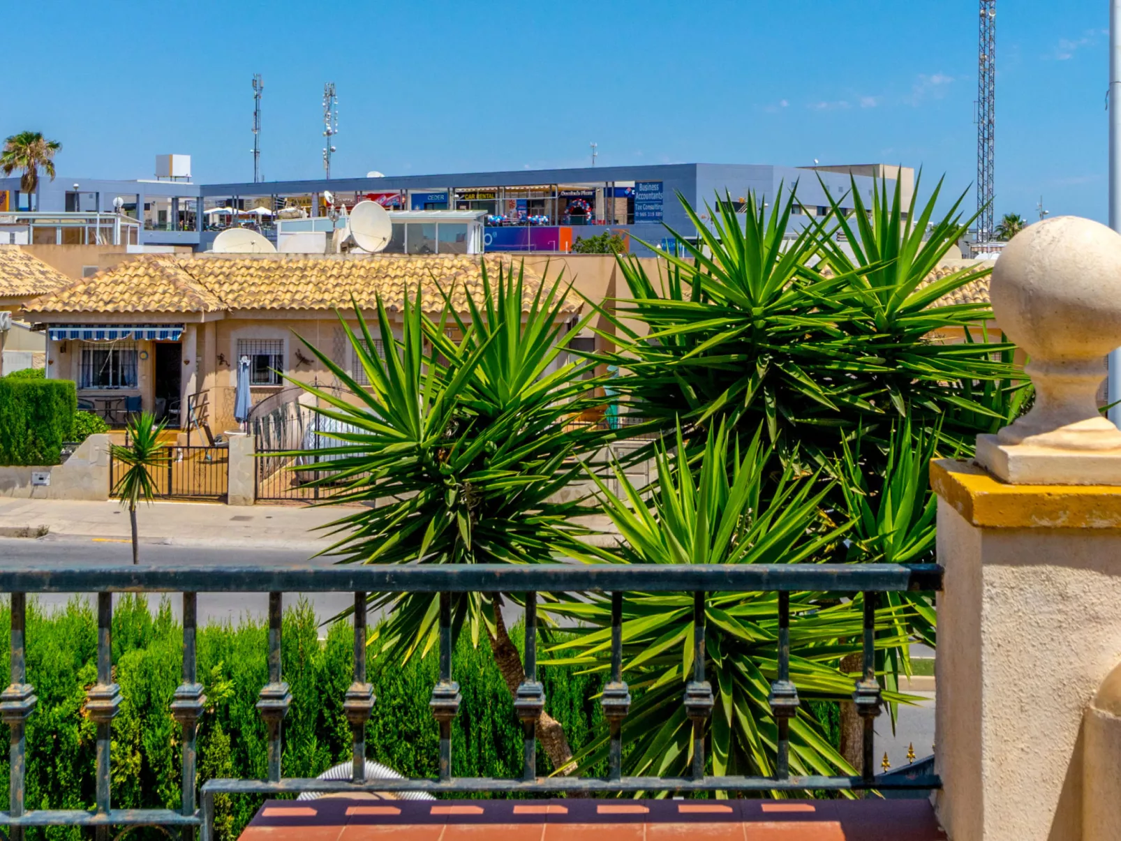 Zenia Golf-Outside