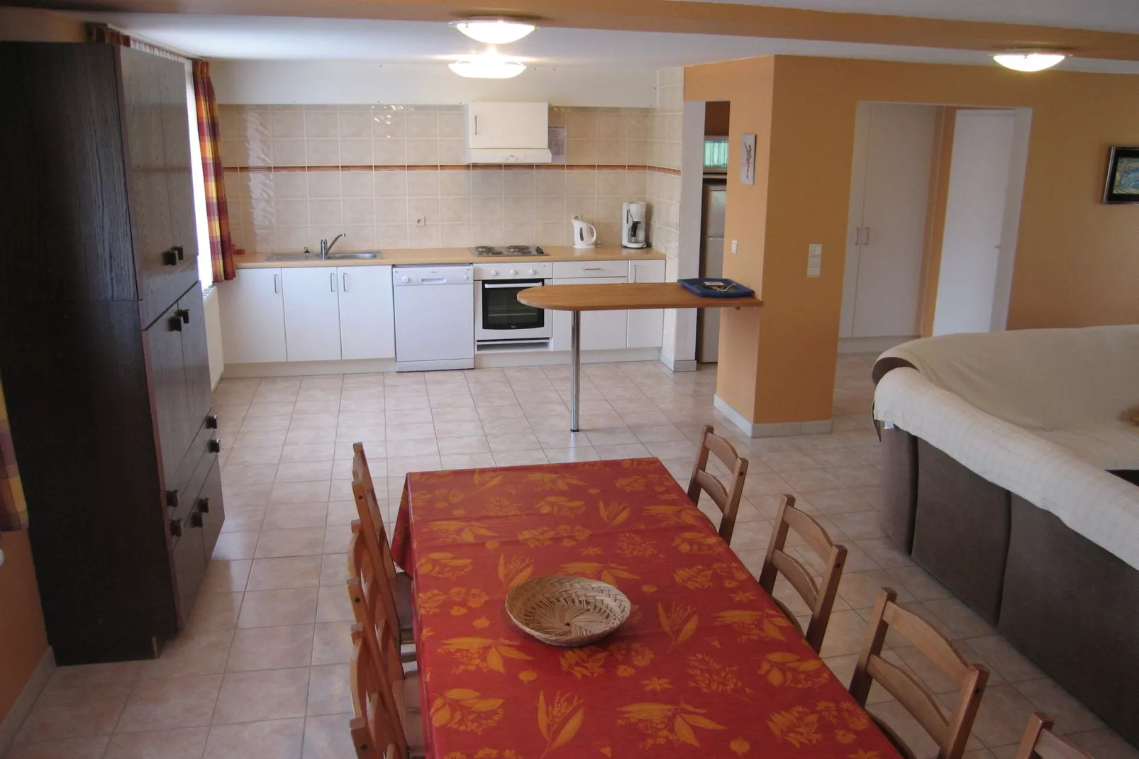 Ol Vich Périr-Dining room
