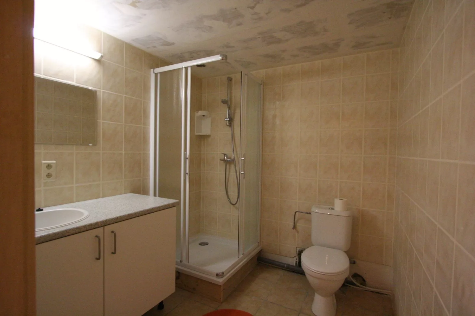 Ol Vich Périr-Bathroom
