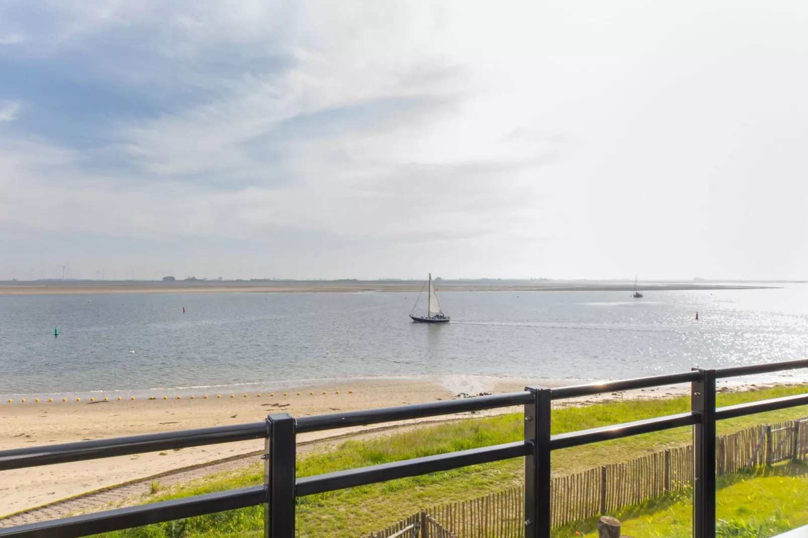 Luxe appartement Vista Maris - Havenweg 8-36 'Oester Oase'-Terrassenbalkon