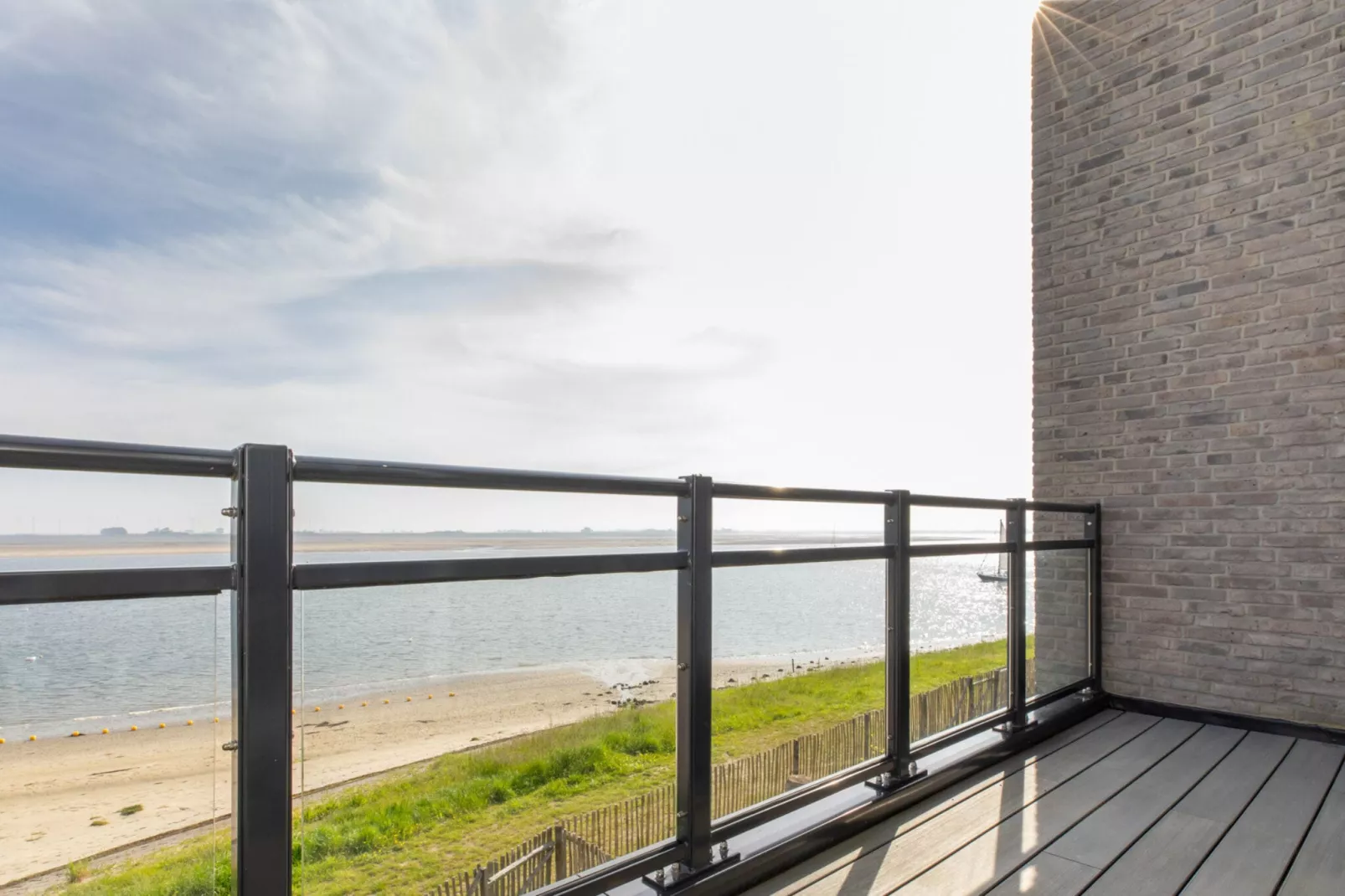 Luxe appartement Vista Maris - Havenweg 8-36 'Oester Oase'-Terrassenbalkon
