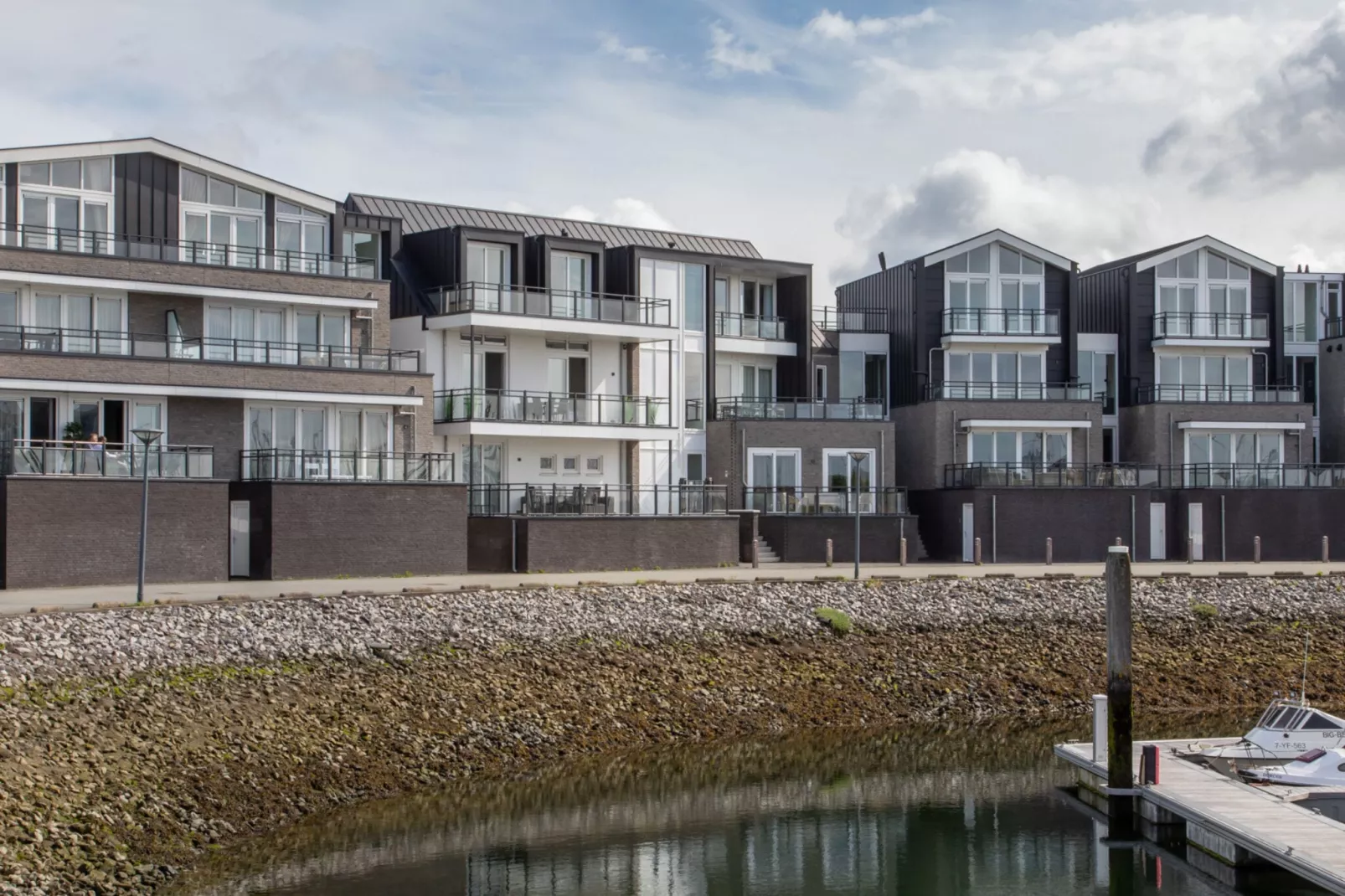 Luxe appartement Vista Maris - Havenweg 8-38  Sint-Annaland-Exterior summer