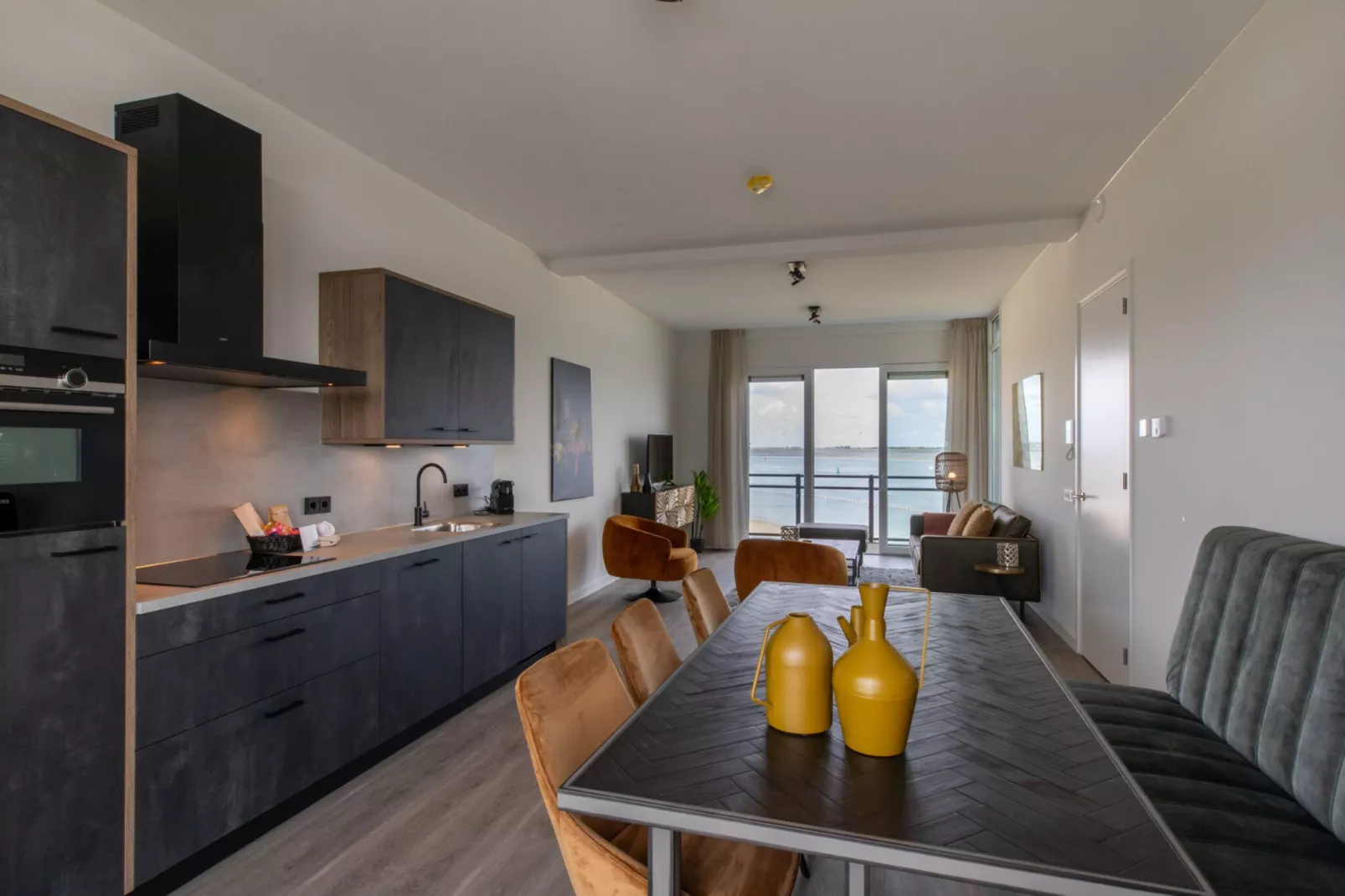 Luxe appartement Vista Maris - Havenweg 8-38  Sint-Annaland-Dining room