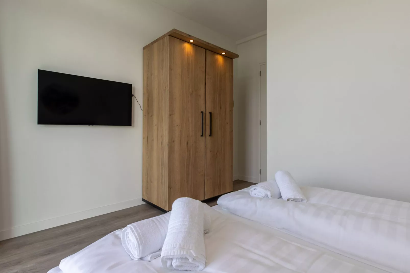 Luxe appartement Vista Maris - Havenweg 8-38  Sint-Annaland-Bedroom