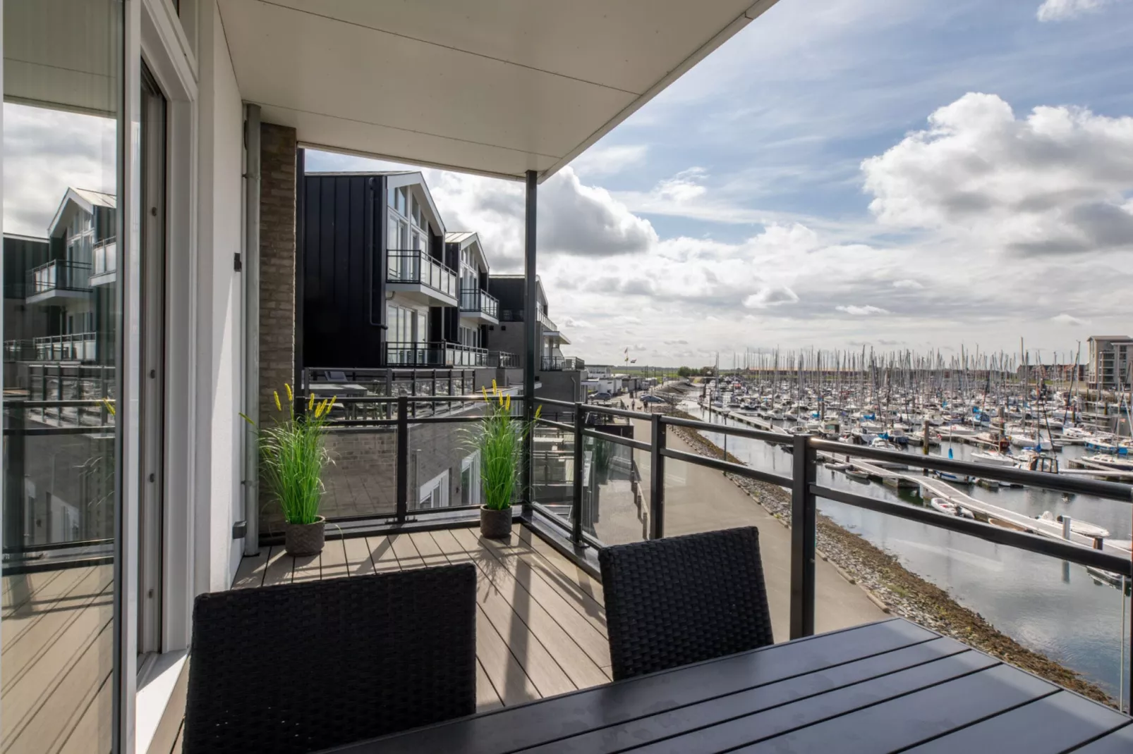 Luxe appartement Vista Maris - Havenweg 8-38  Sint-Annaland-Terrace balcony