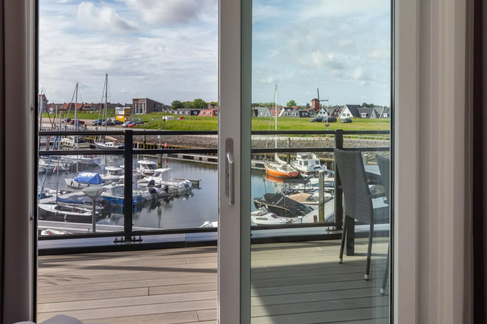 Luxe appartement Vista Maris - Havenweg 8-38  Sint-Annaland-View summer