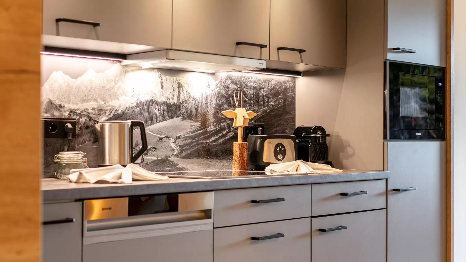Apart33 Top 2-14-Kitchen