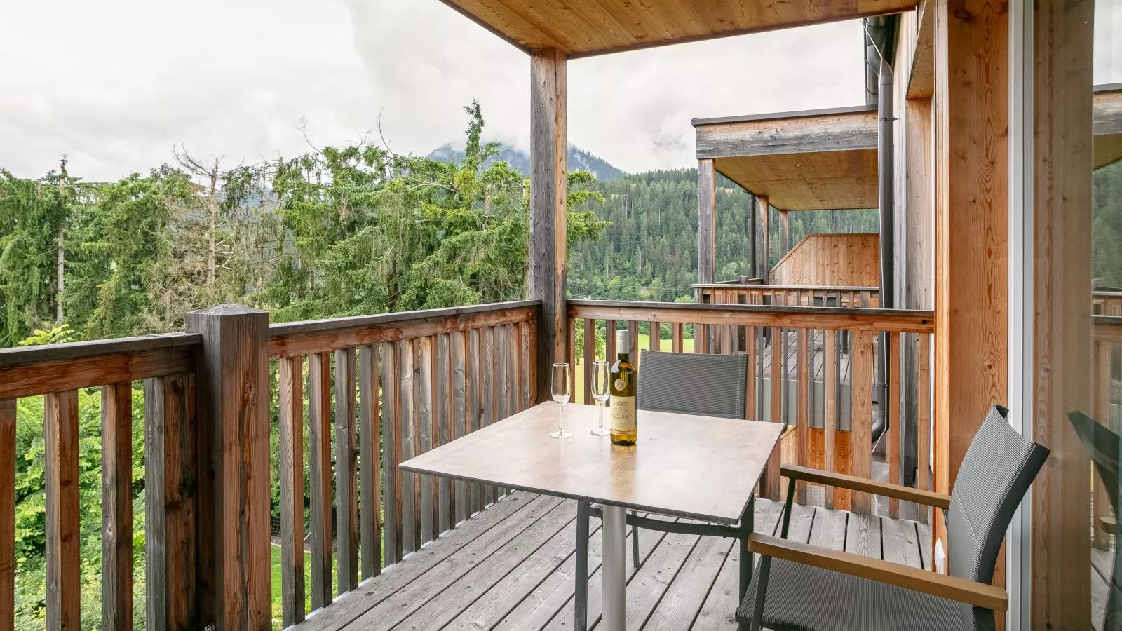 Apart33 Top 2-14-Terrace balcony