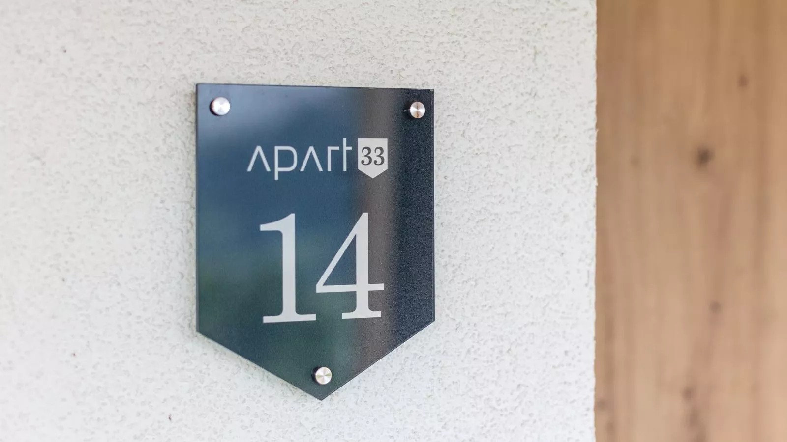 Apart33 Top 2-14-Outdoor