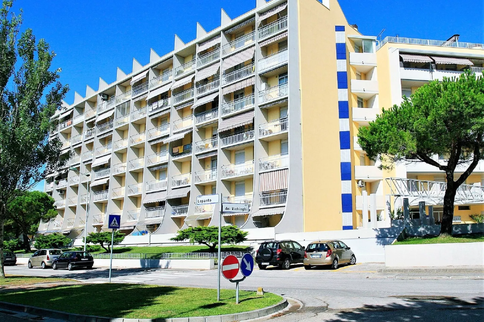 Bora D8-Exterior summer