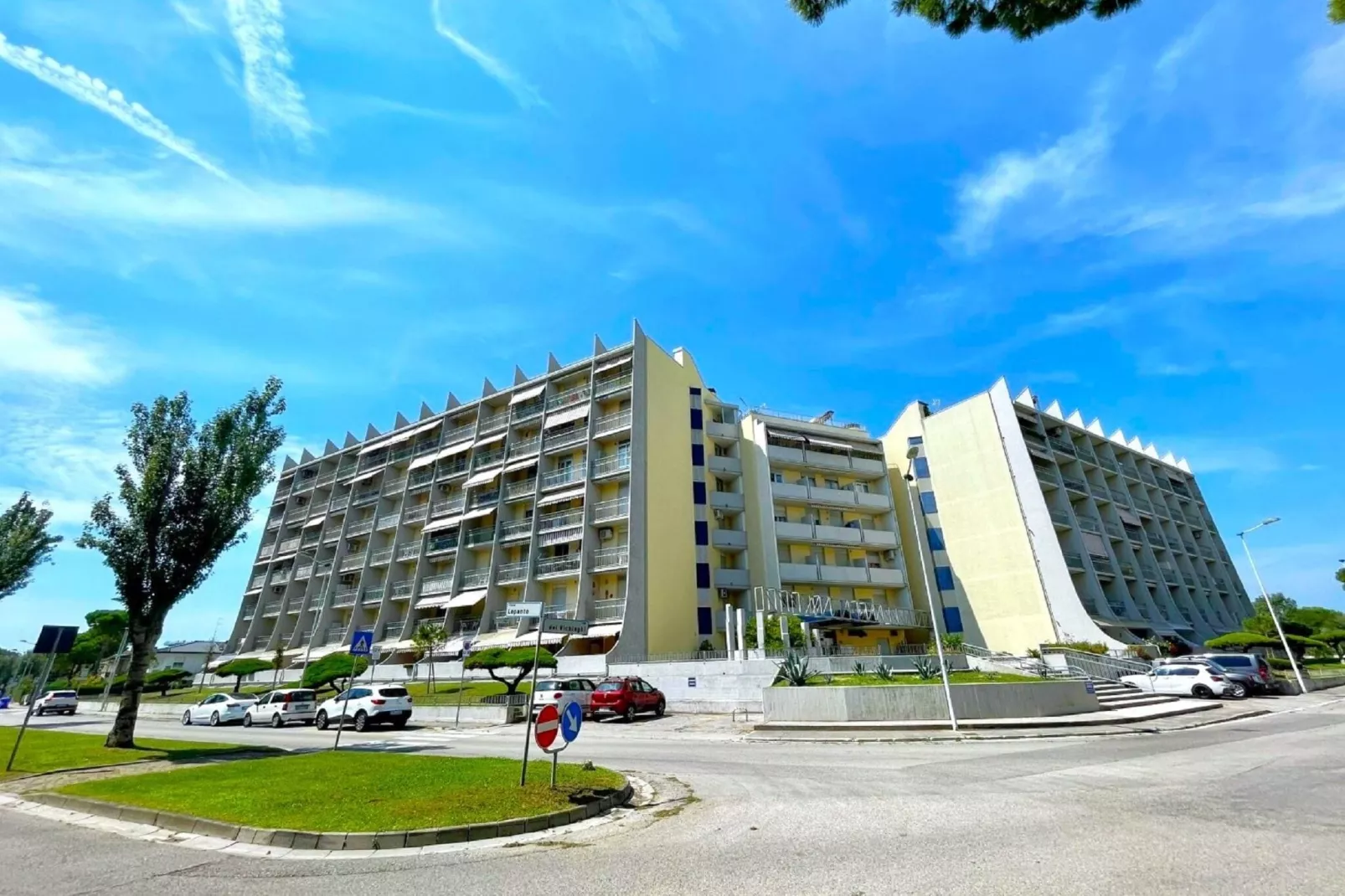 Bora D8-Exterior summer