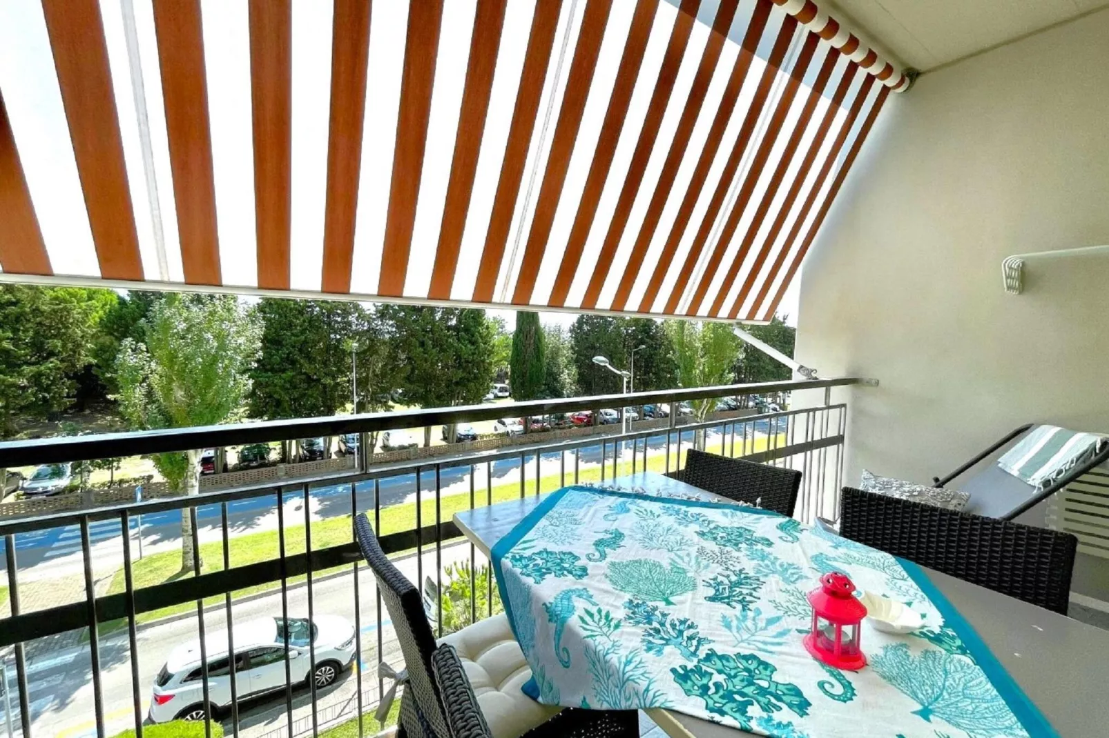 Bora D8-Terrace balcony