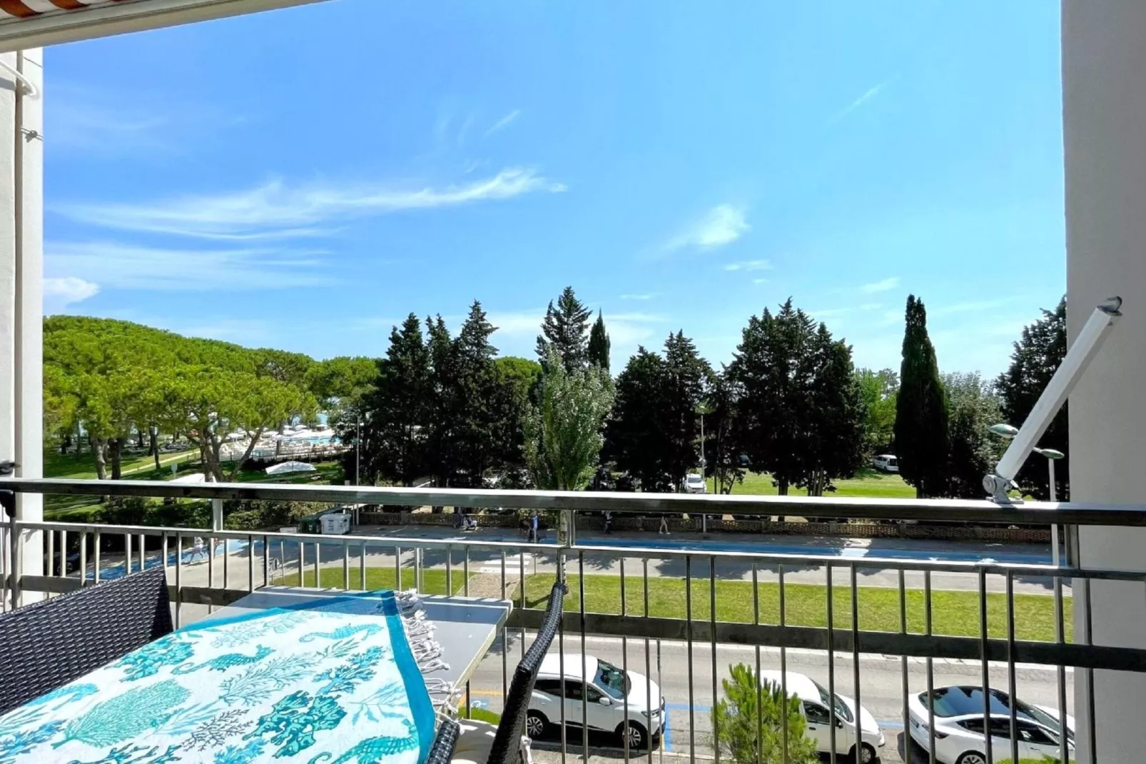Bora D8-Terrace balcony