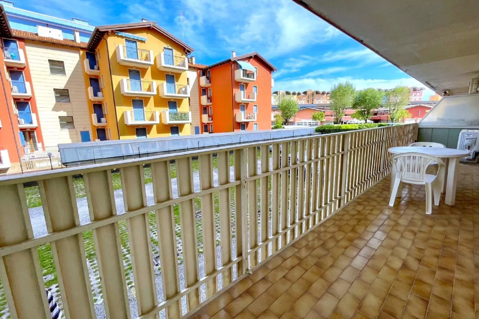 Holiday 8A-Terrassenbalkon