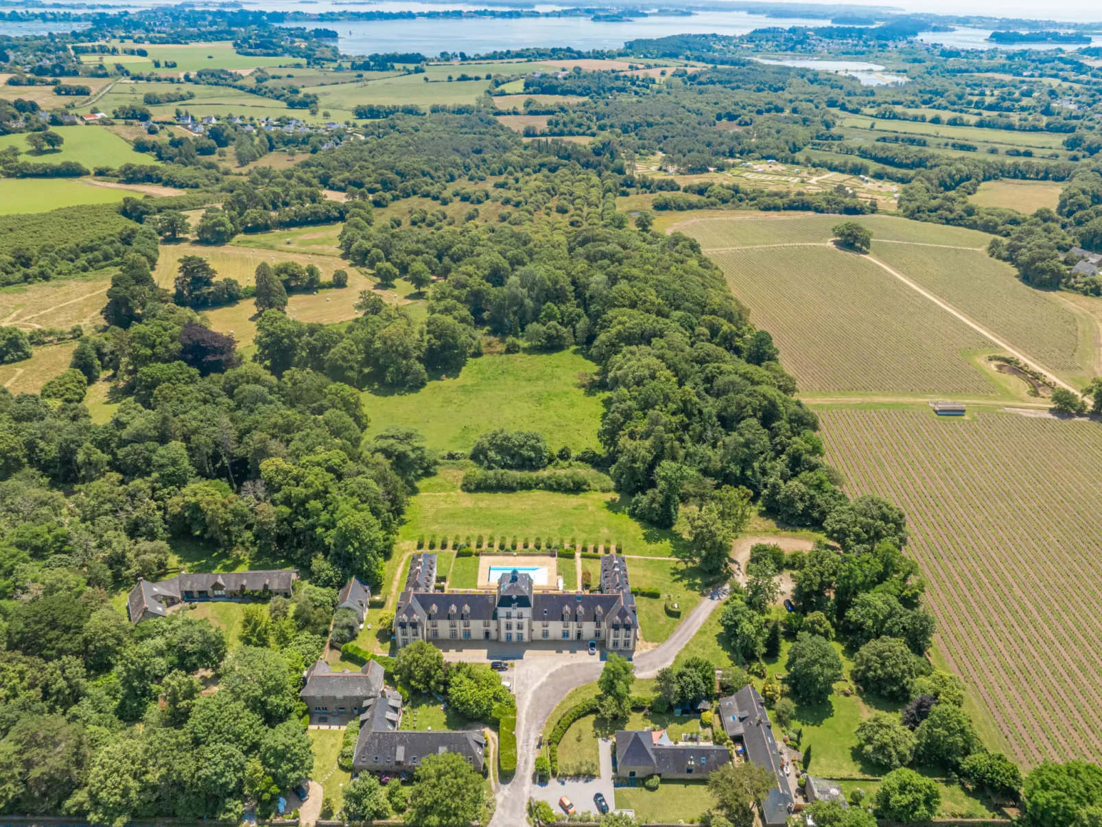 Château De Kergonano, dans l'Orangerie-Outside