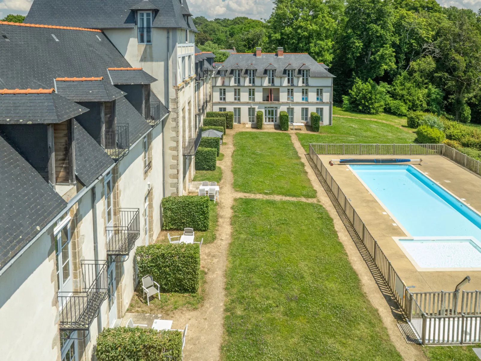 Château De Kergonano,-Outside