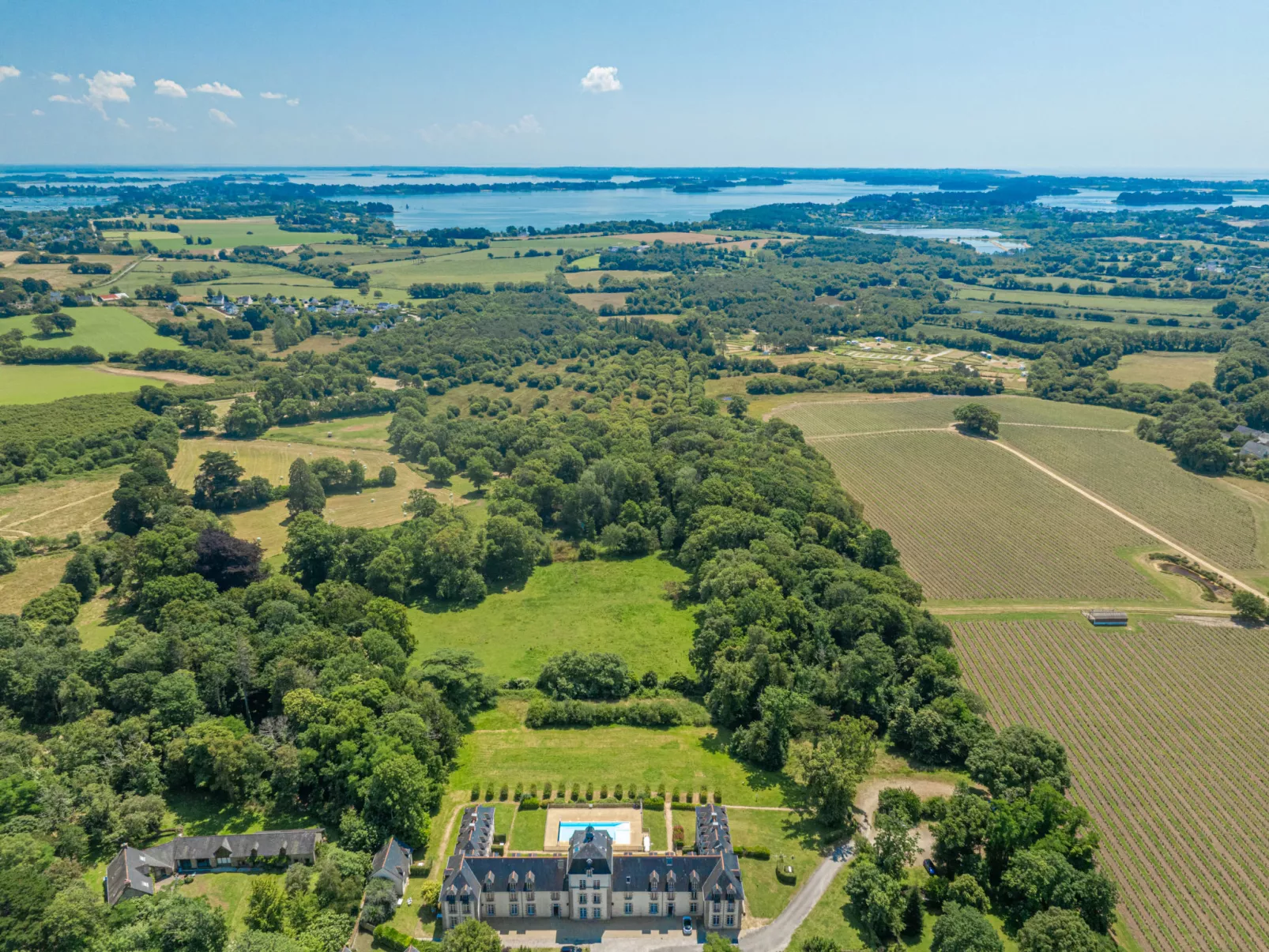 Le Château de Kergonano-Outside