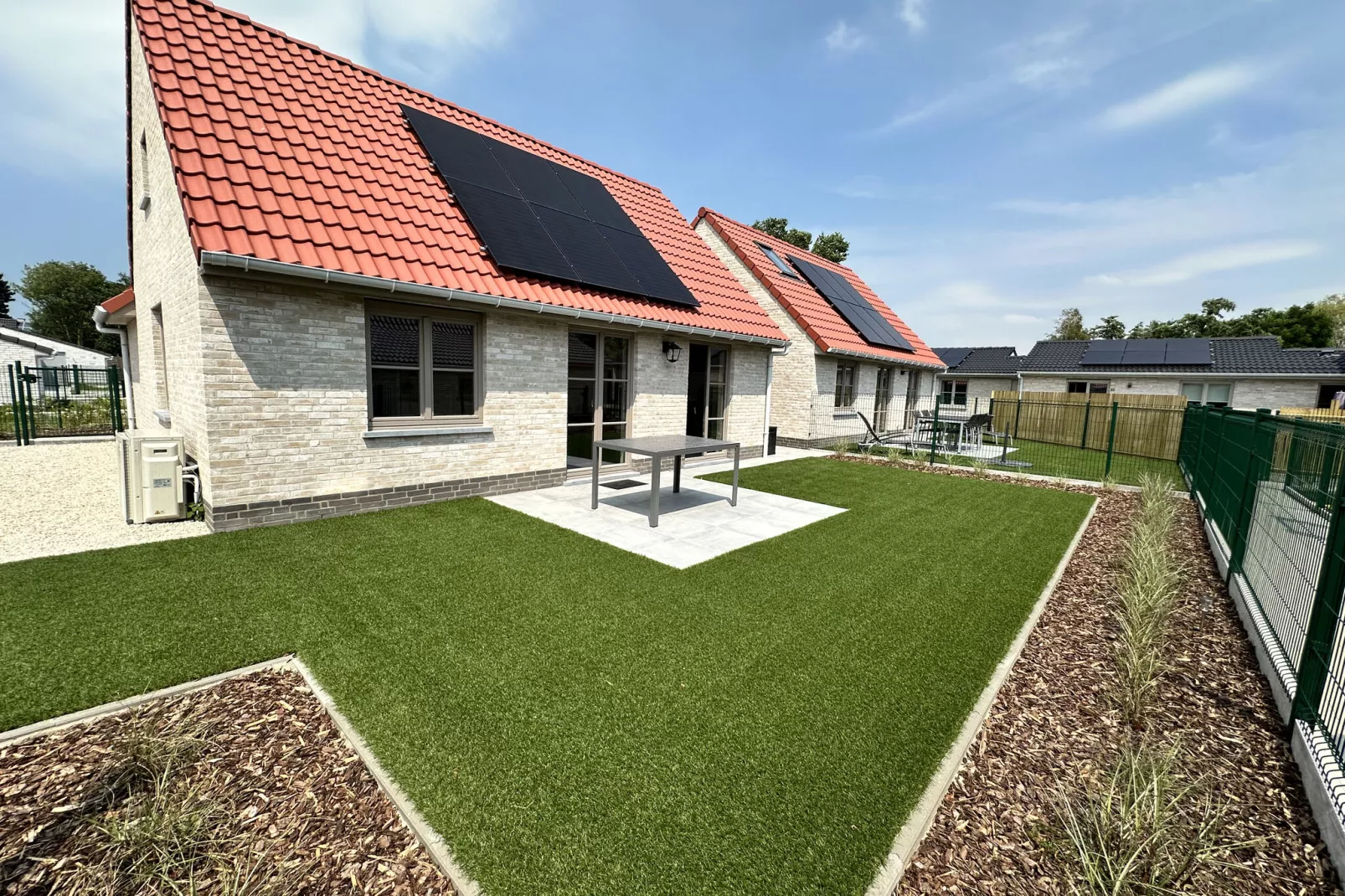 WH2/54-Exterior summer