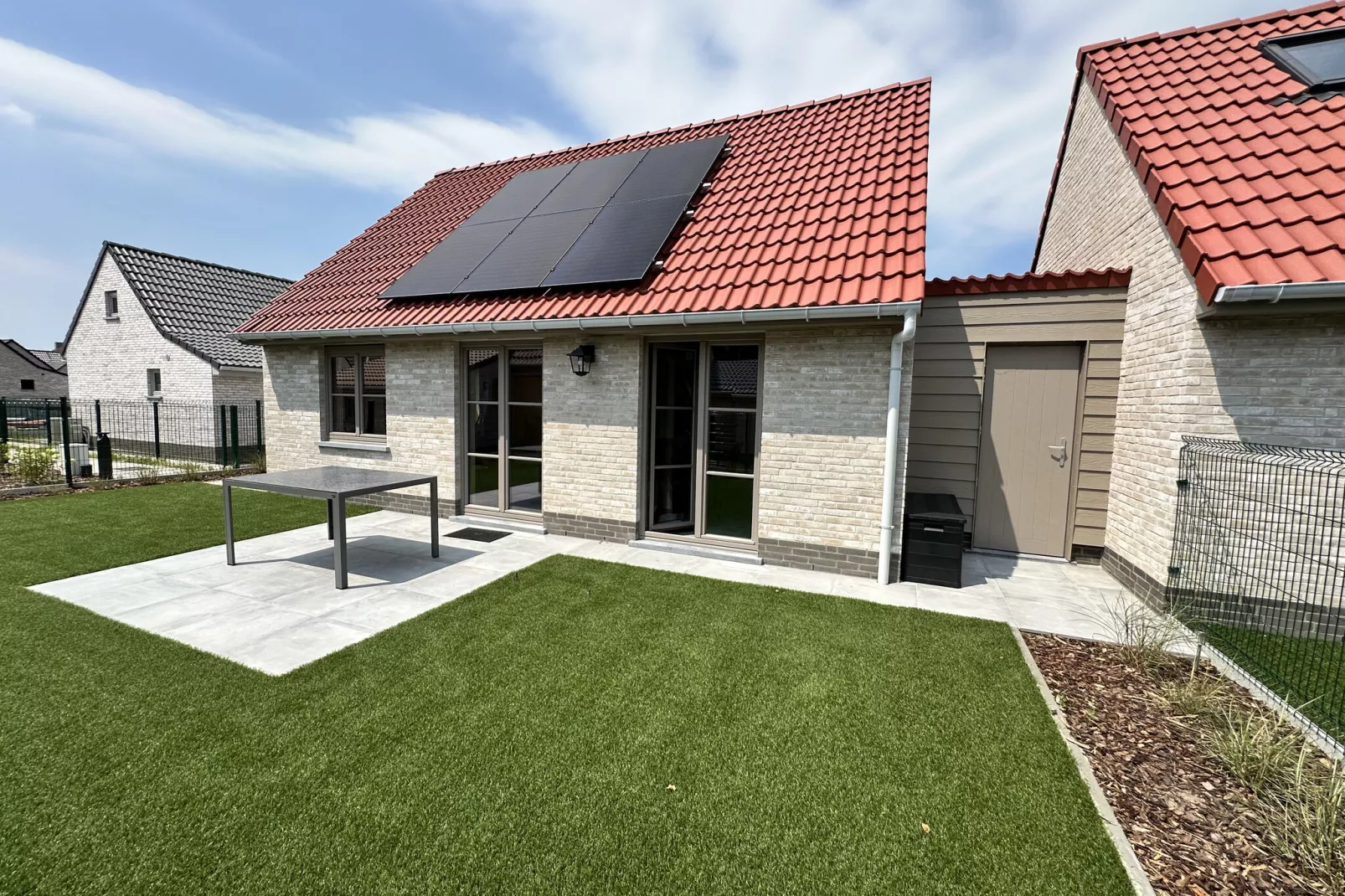 WH2/54-Exterior summer