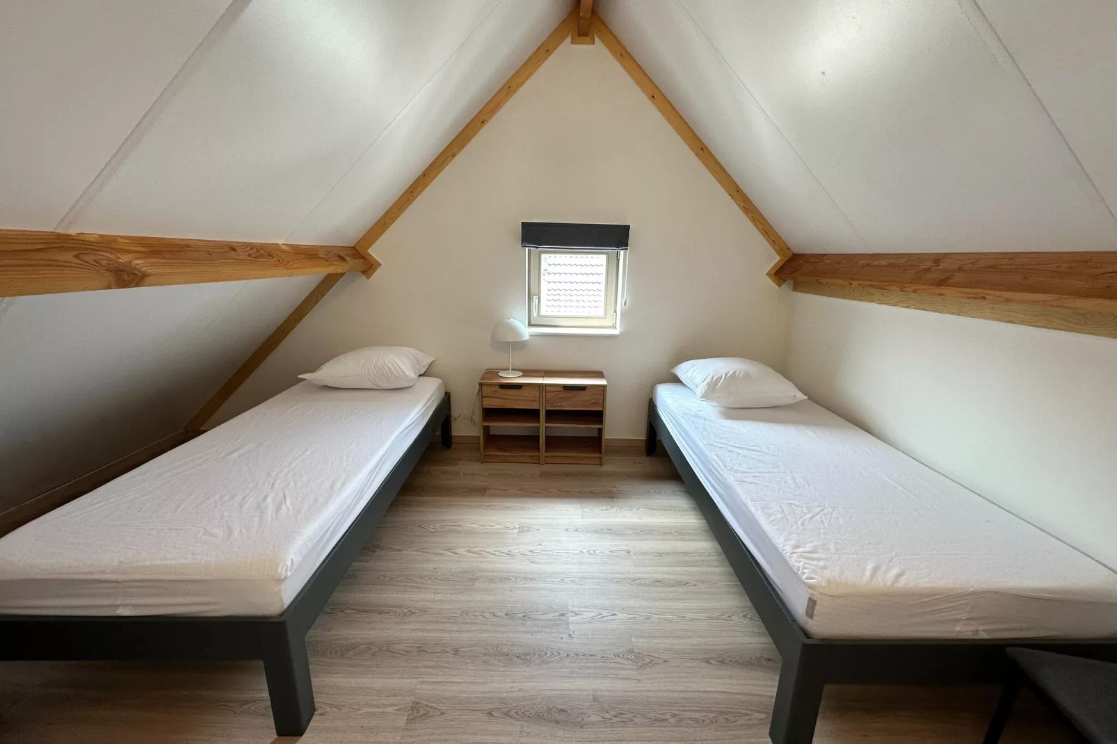 WH2/54-Bedroom