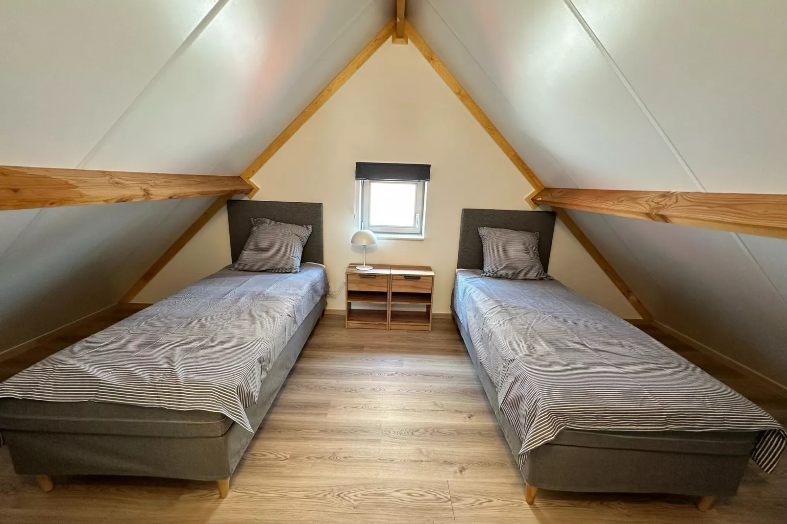 WH2/54-Bedroom