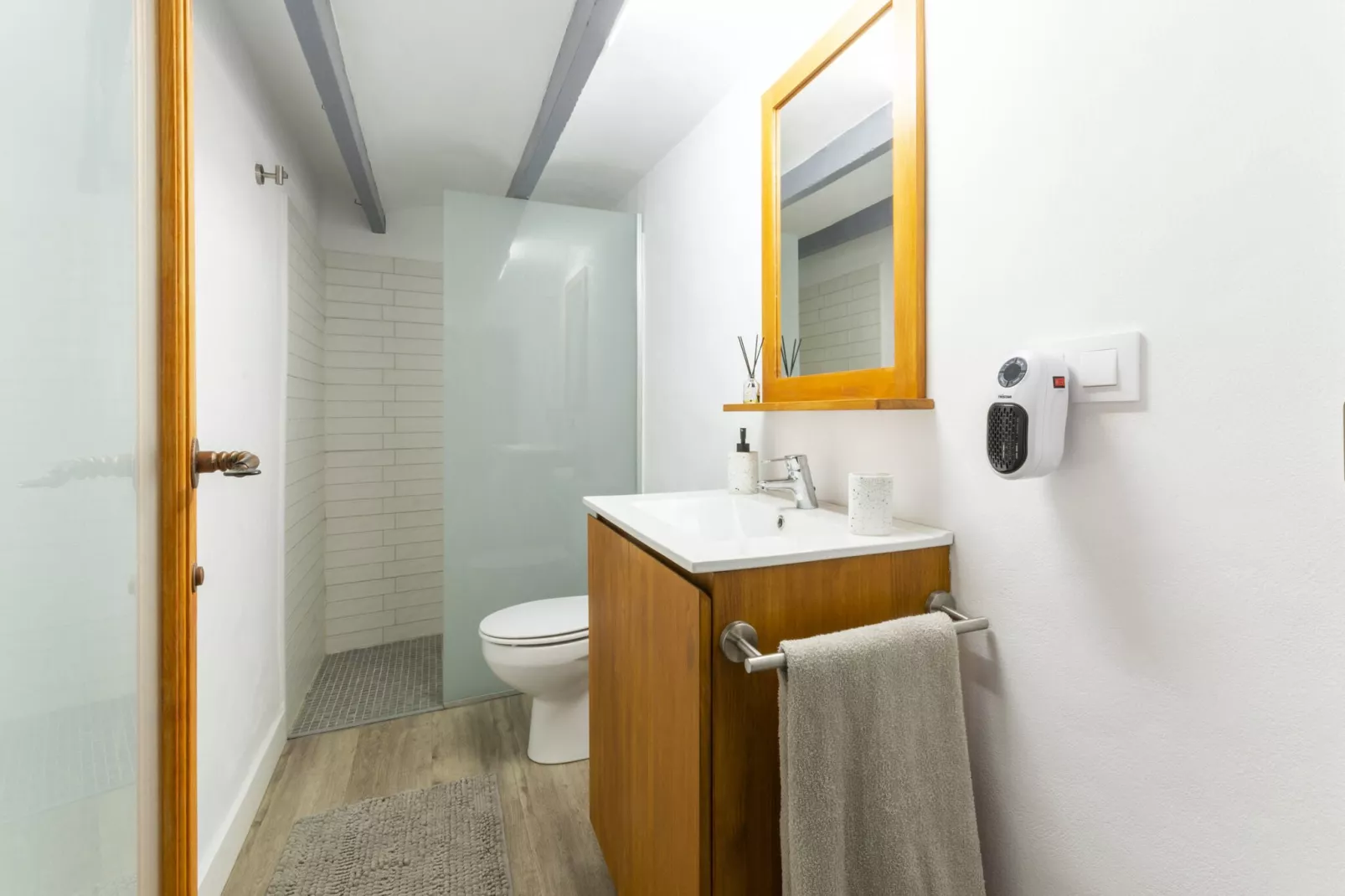 Casc Antic-Bathroom